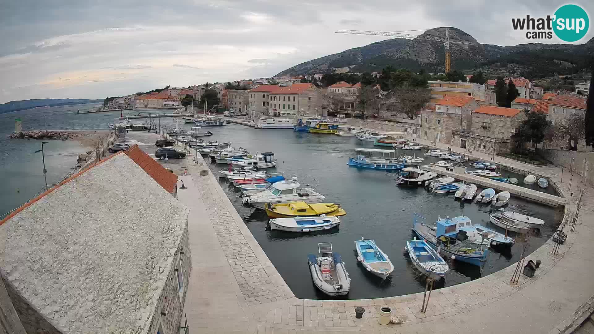 Webcam Bol Hafen – Liveblick auf Bol Riva & Marina