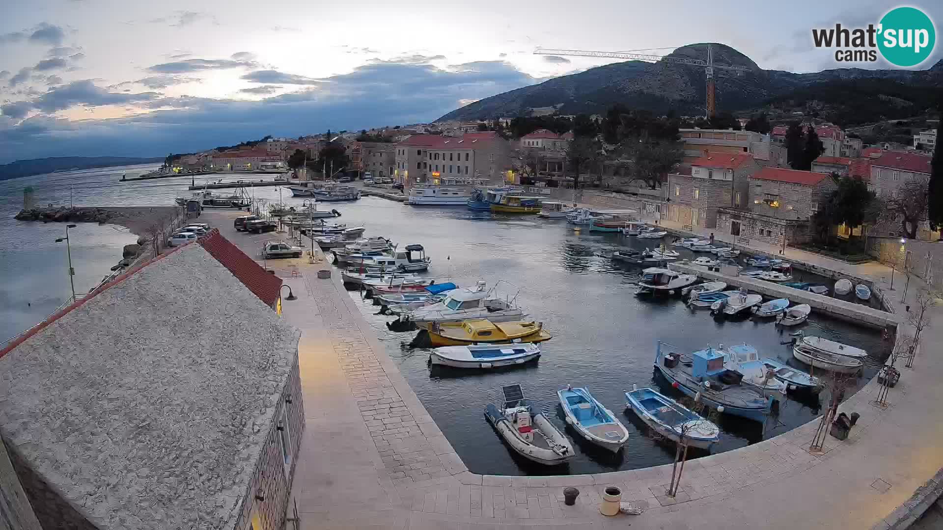 Webcam Bol Hafen – Liveblick auf Bol Riva & Marina