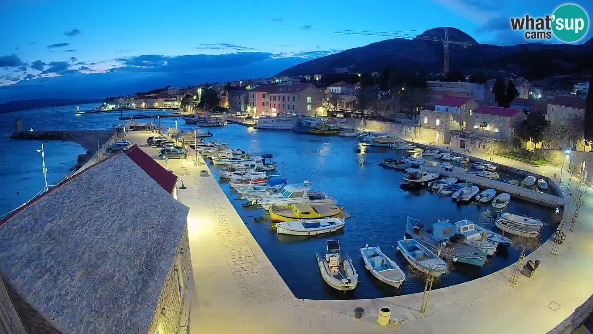 Webcam Bol Hafen – Liveblick auf Bol Riva & Marina