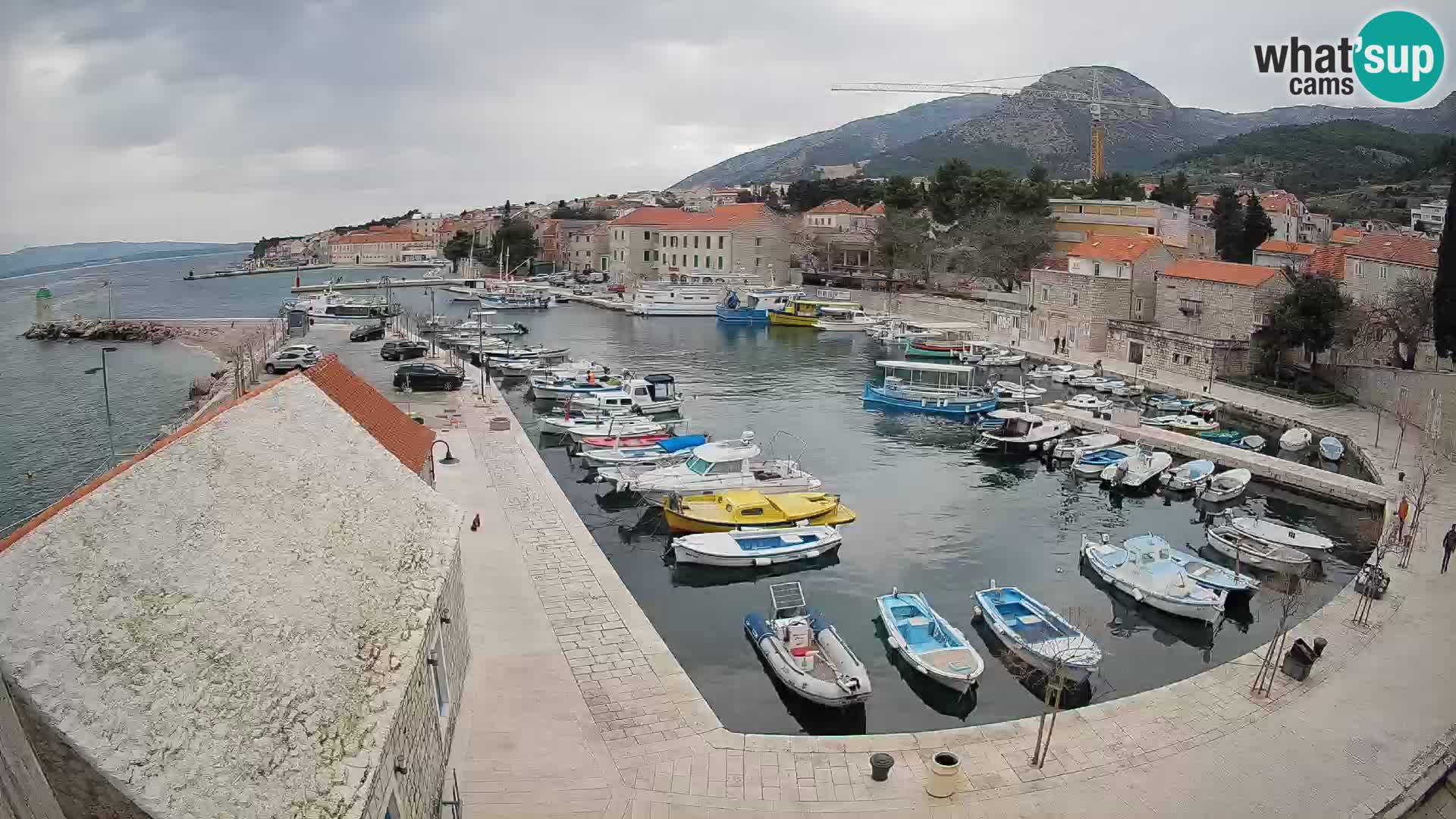 Webcam Bol Hafen – Liveblick auf Bol Riva & Marina