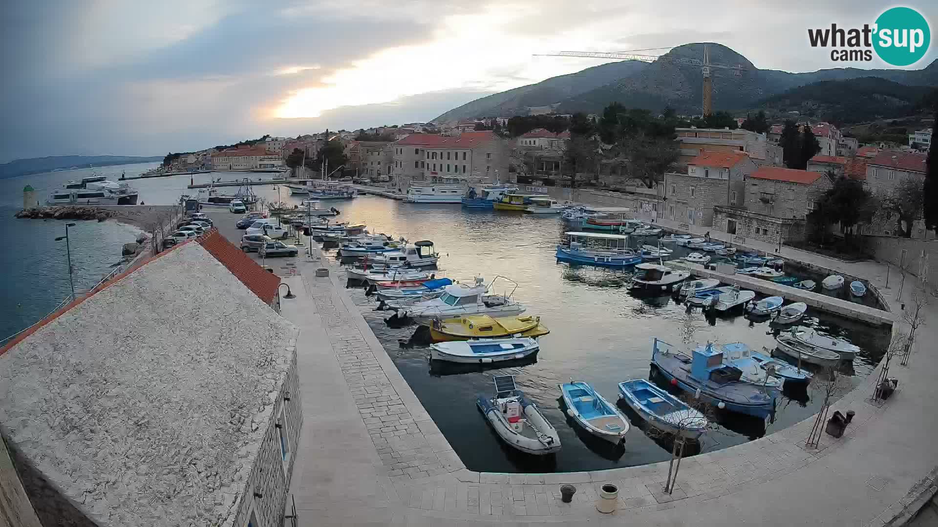Webcam Bol Harbour – Live View of Bol Riva & Marina