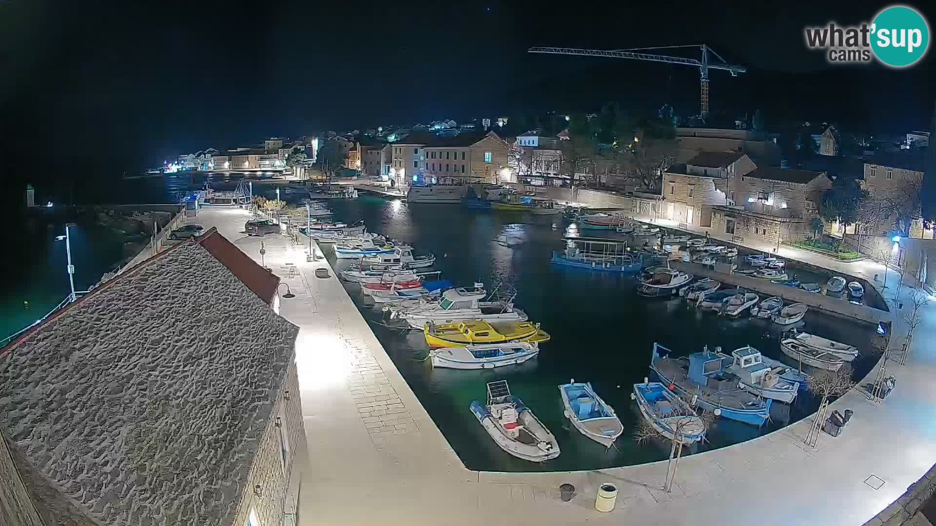 Webcam Bol Harbour – Live View of Bol Riva & Marina