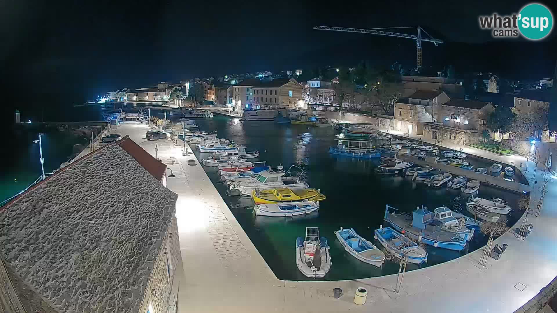 Webcam Bol Harbour – Live View of Bol Riva & Marina