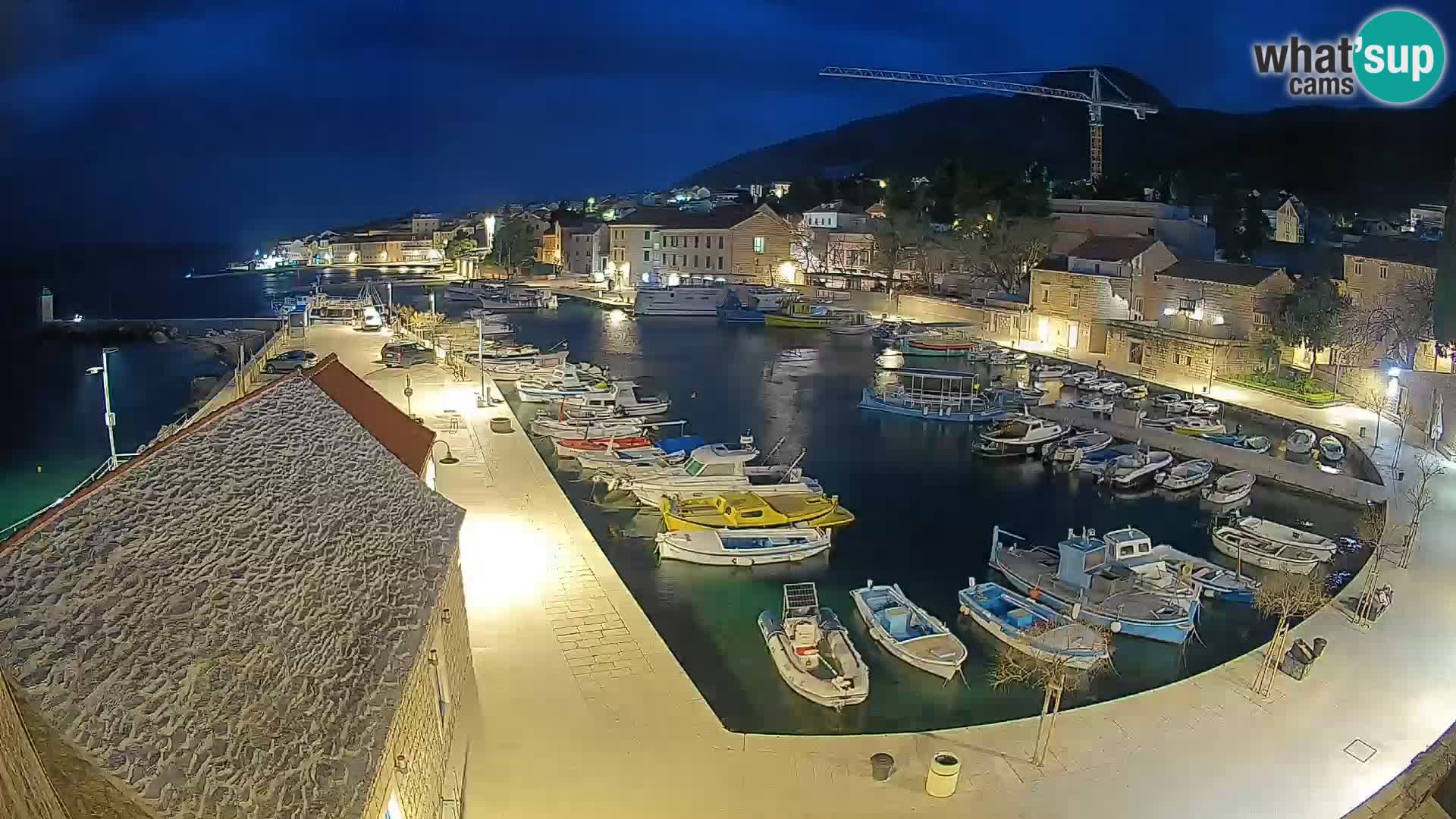Webcam Bol Hafen – Liveblick auf Bol Riva & Marina