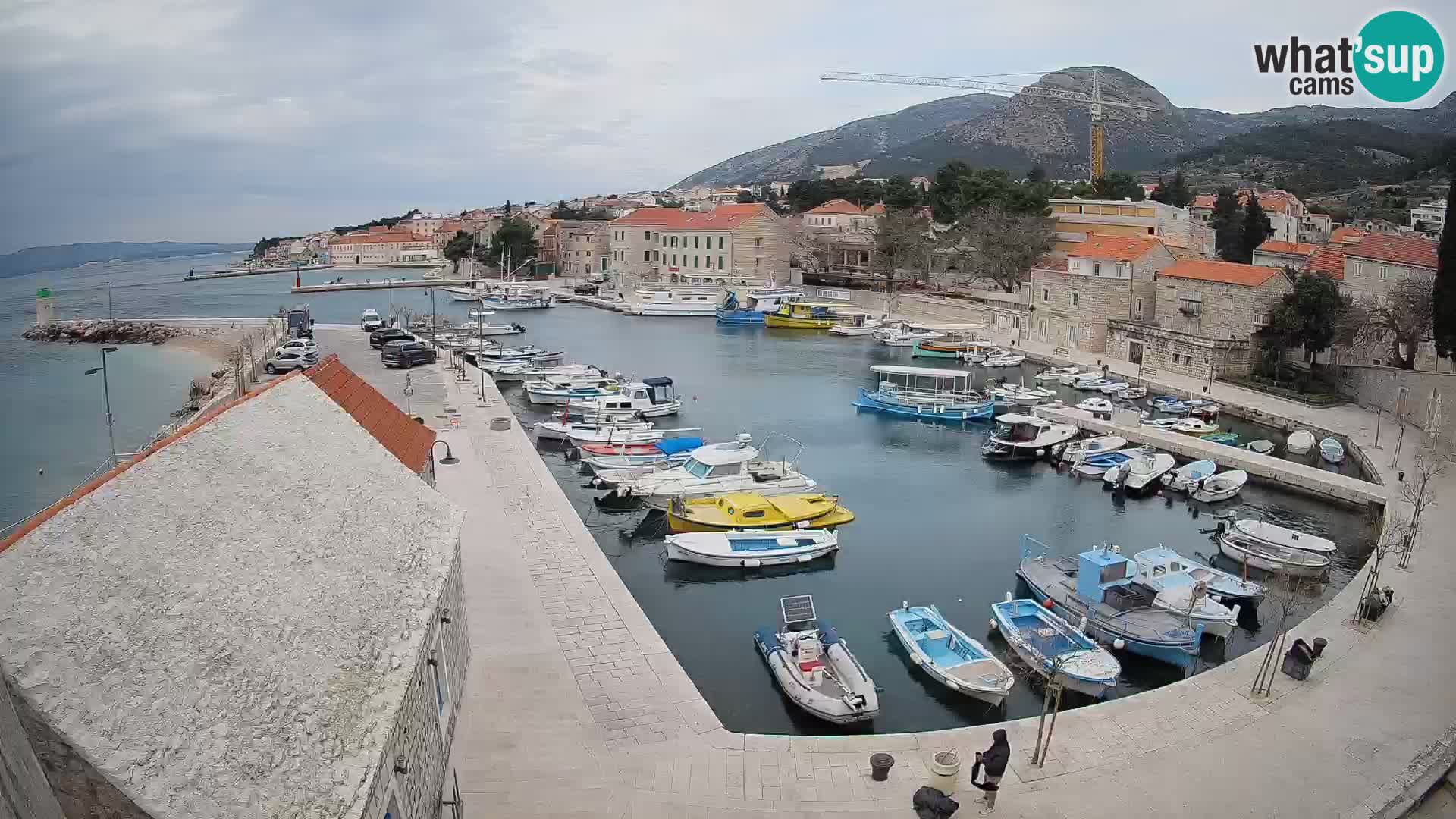 Webcam porto di Bol – Vista live sulla Riva e Marina