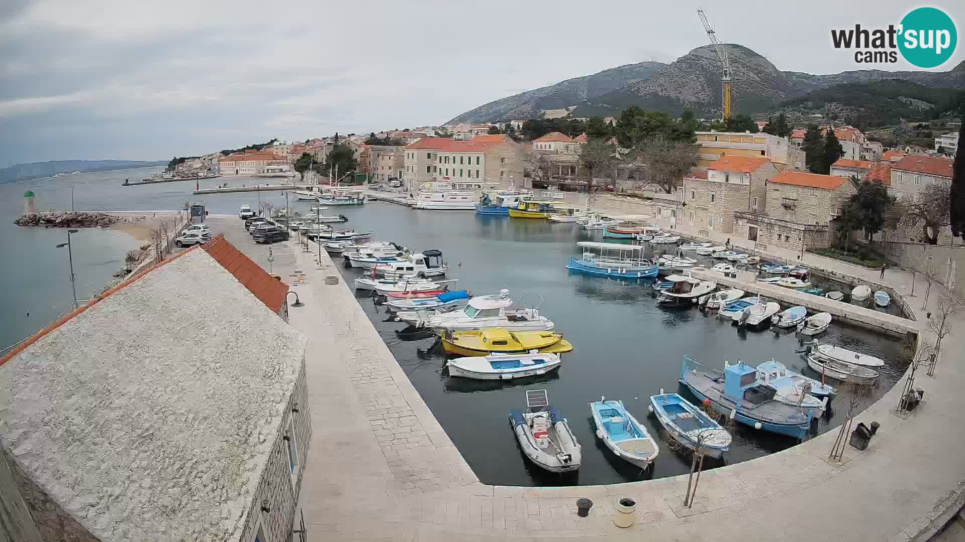 Webcam porto di Bol – Vista live sulla Riva e Marina
