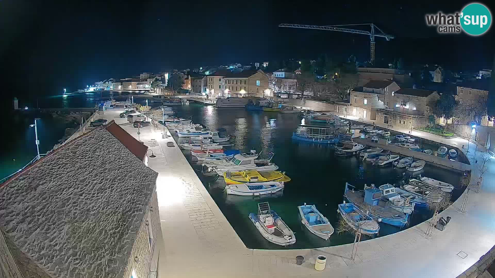 Webcam Bol Hafen – Liveblick auf Bol Riva & Marina