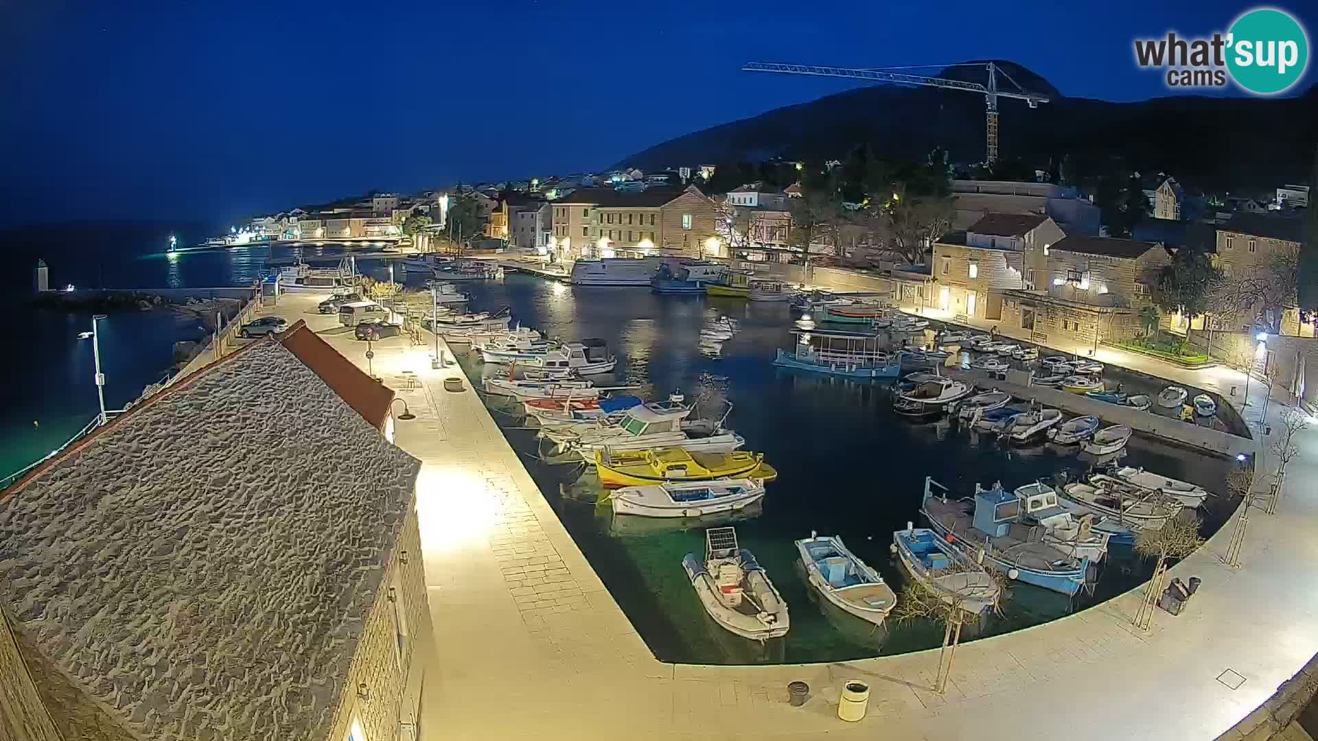 Webcam Bol Harbour – Live View of Bol Riva & Marina