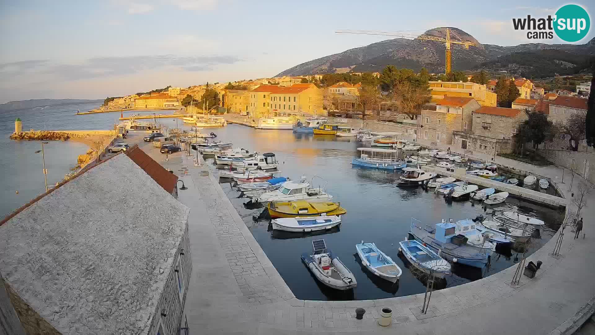 Webcam Bol Hafen – Liveblick auf Bol Riva & Marina