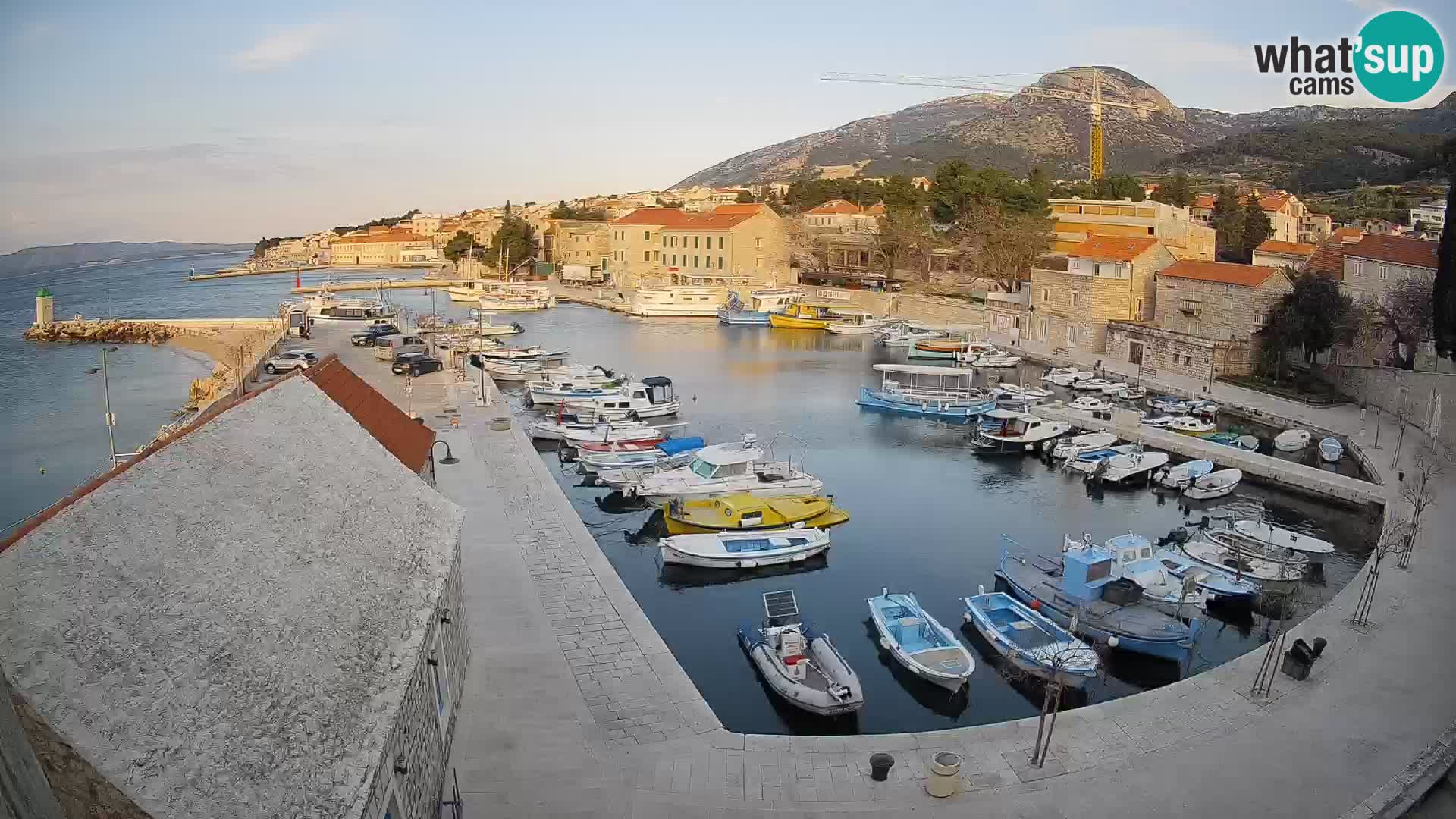 Webcam Bol Harbour – Live View of Bol Riva & Marina