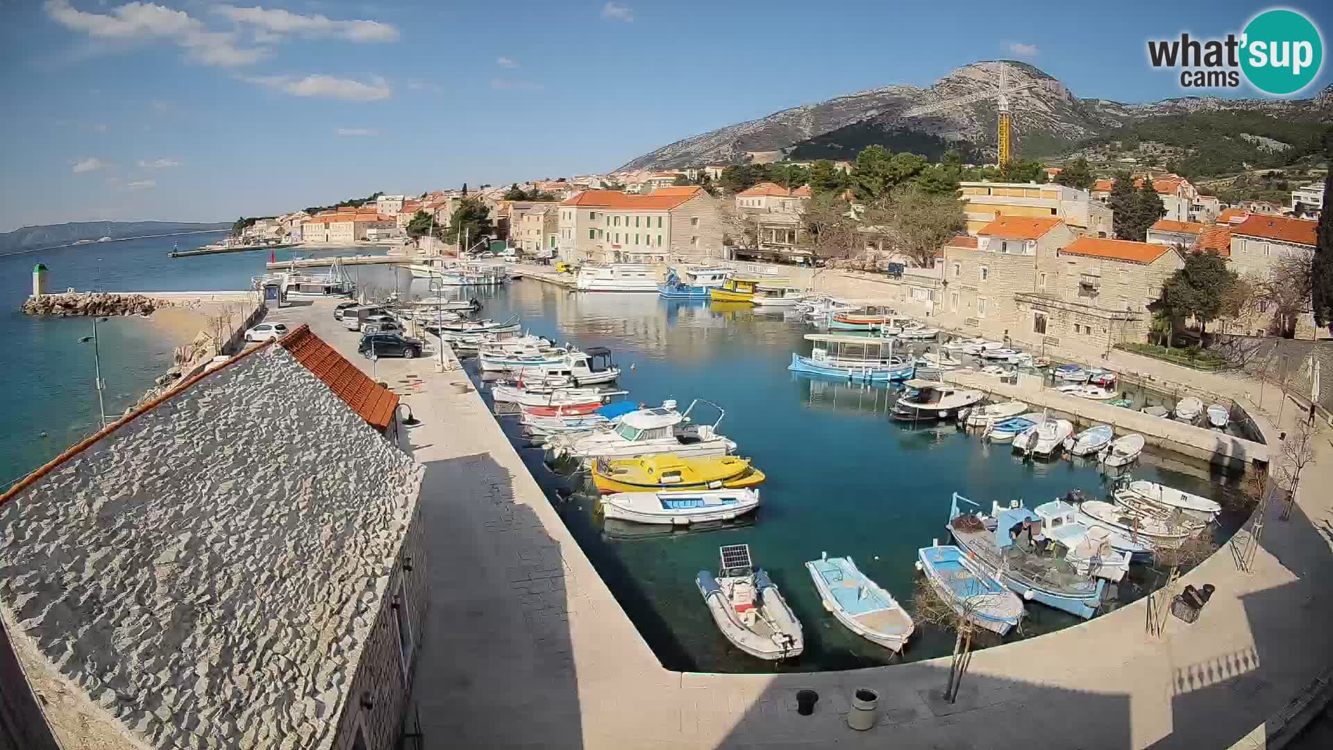 Webcam porto di Bol – Vista live sulla Riva e Marina