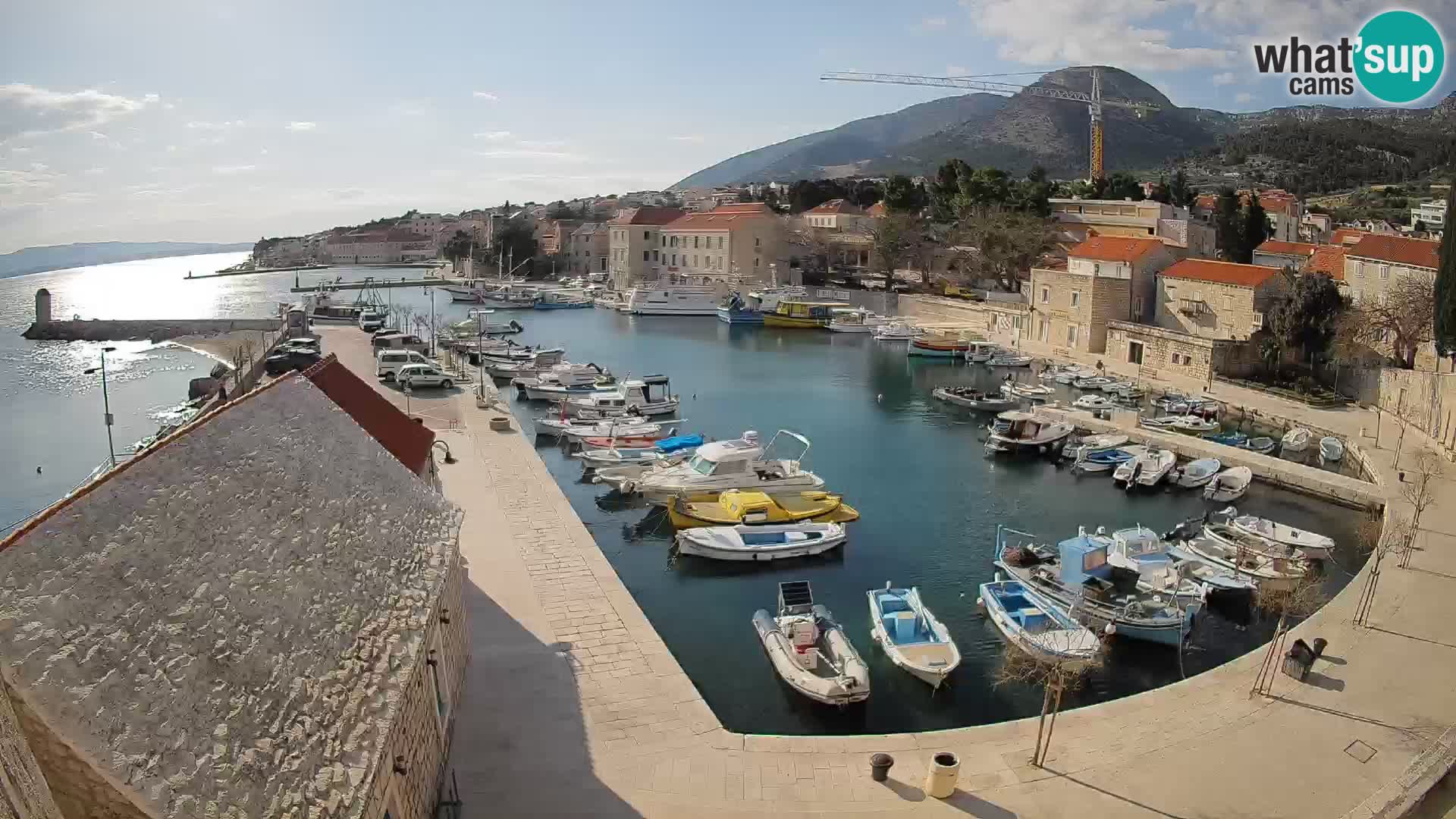 Webcam Bol Harbour – Live View of Bol Riva & Marina