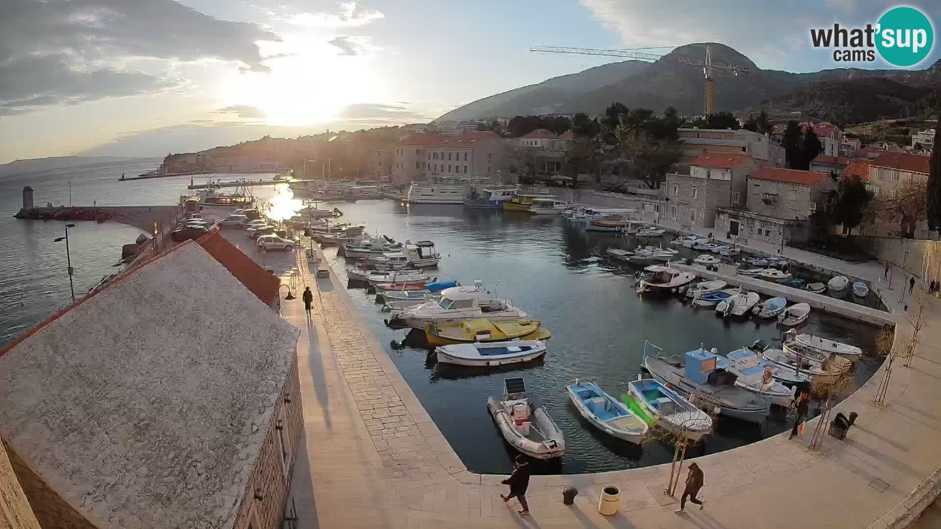 Webcam Bol Harbour – Live View of Bol Riva & Marina