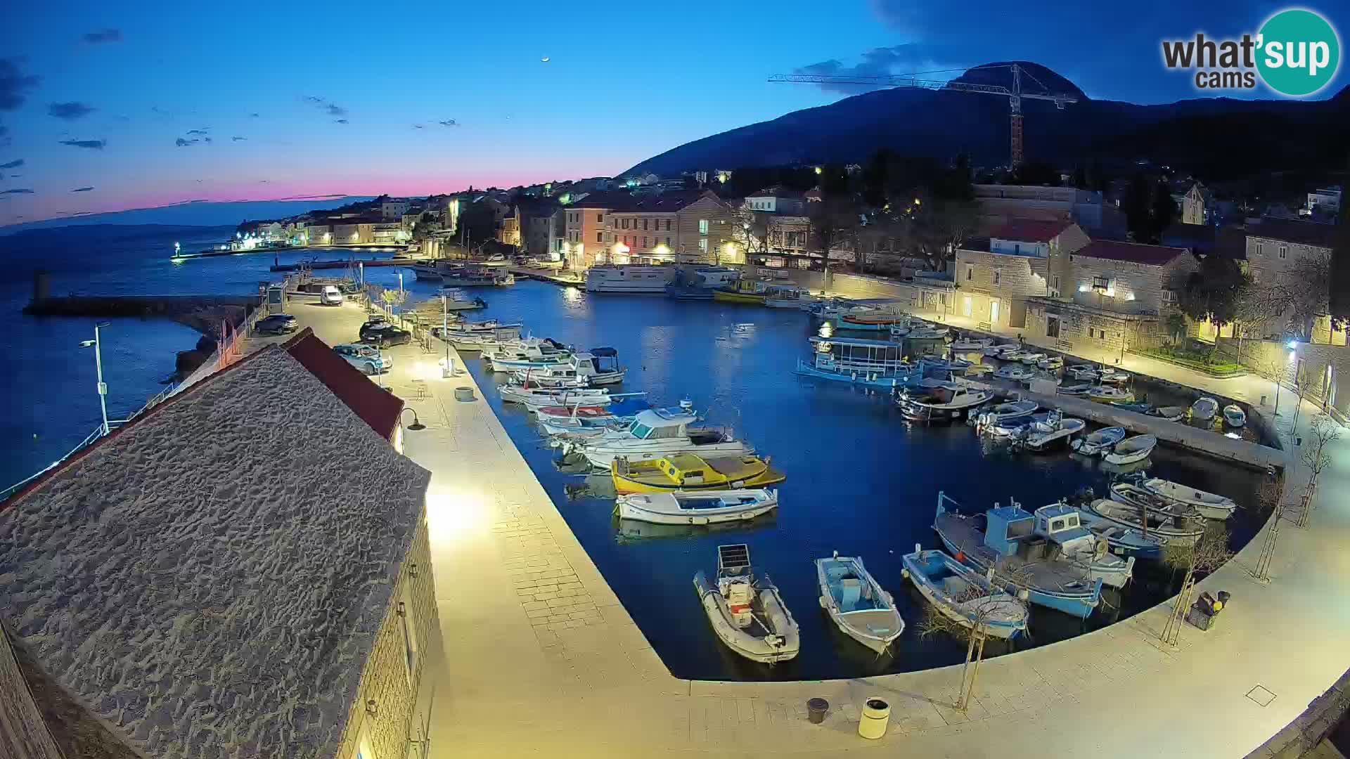 Webcam Bol Harbour – Live View of Bol Riva & Marina