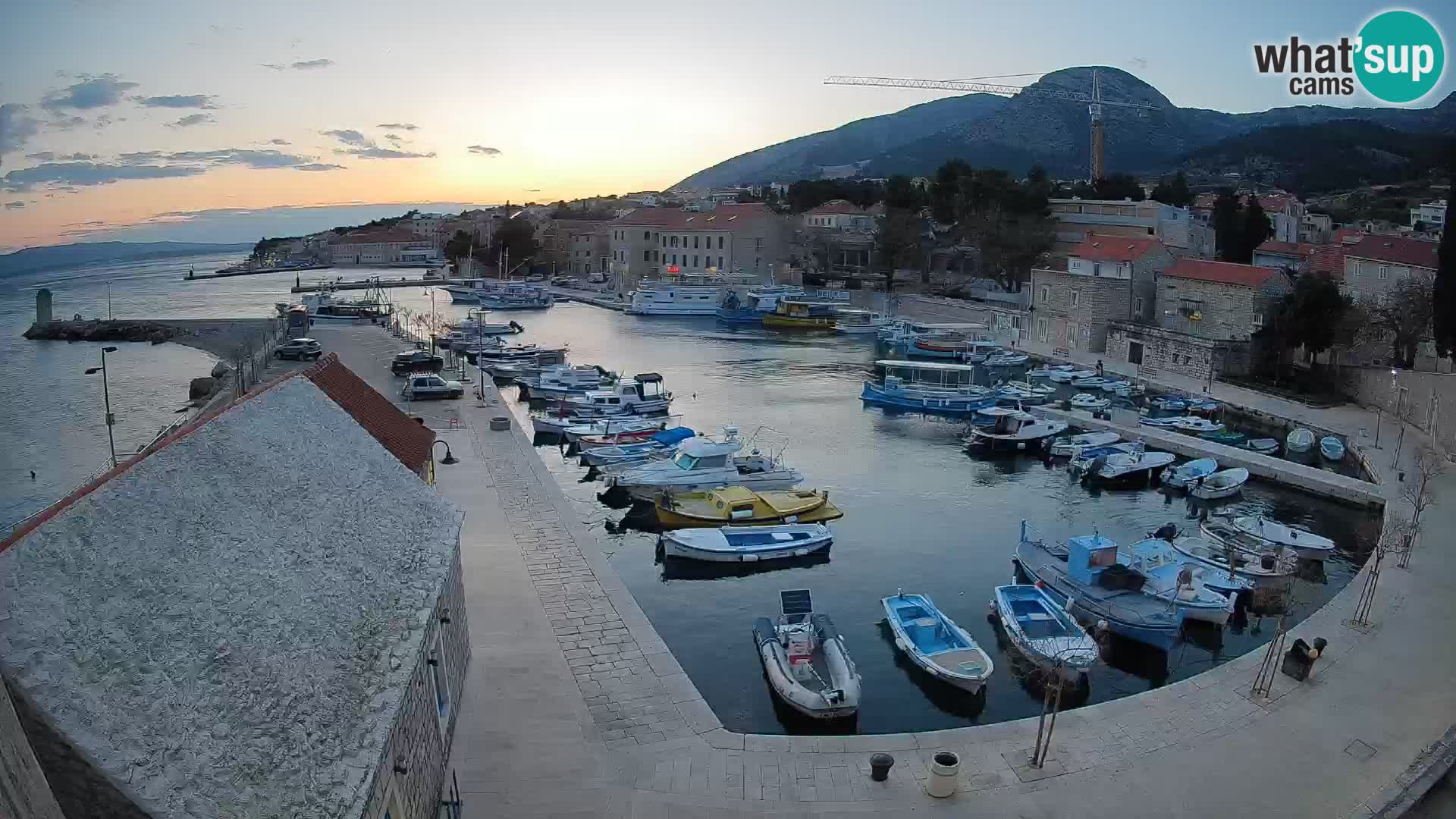 Webcam Bol Harbour – Live View of Bol Riva & Marina