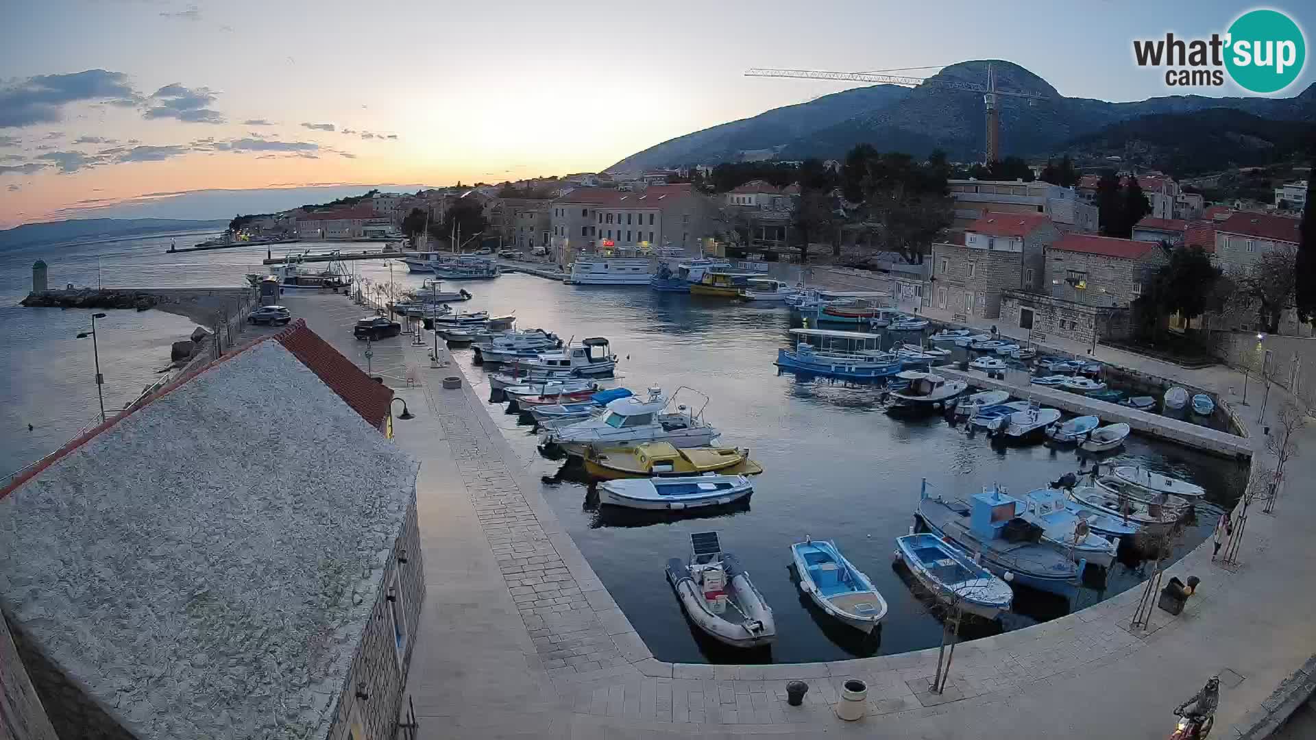 Webcam Bol Harbour – Live View of Bol Riva & Marina