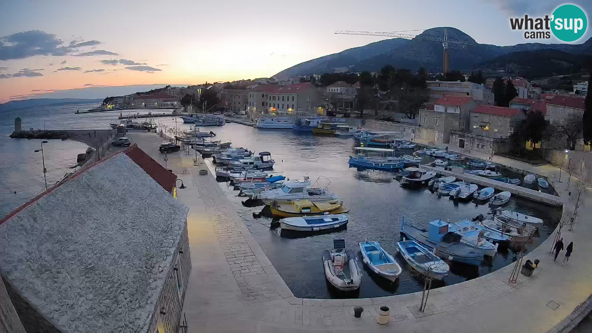 Webcam Bol Harbour – Live View of Bol Riva & Marina