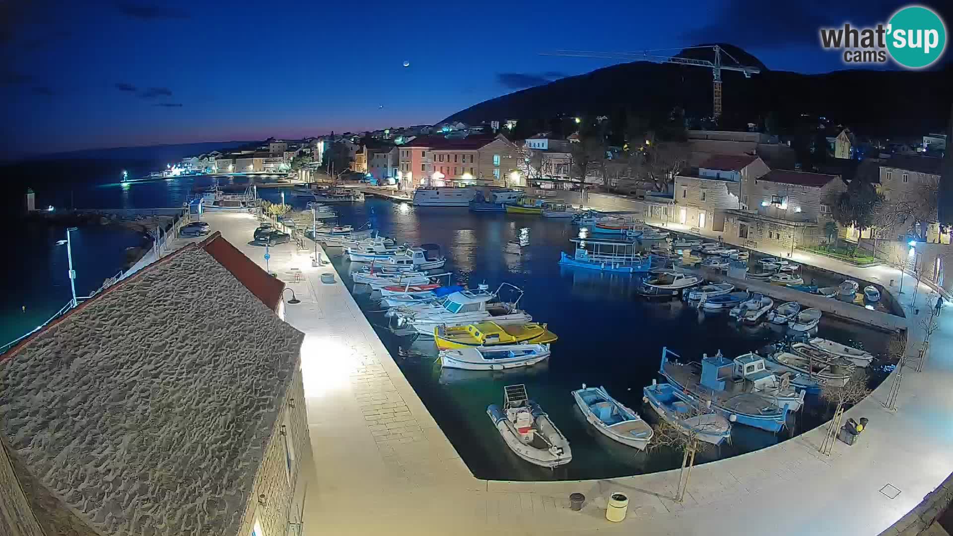 Webcam Bol Harbour – Live View of Bol Riva & Marina