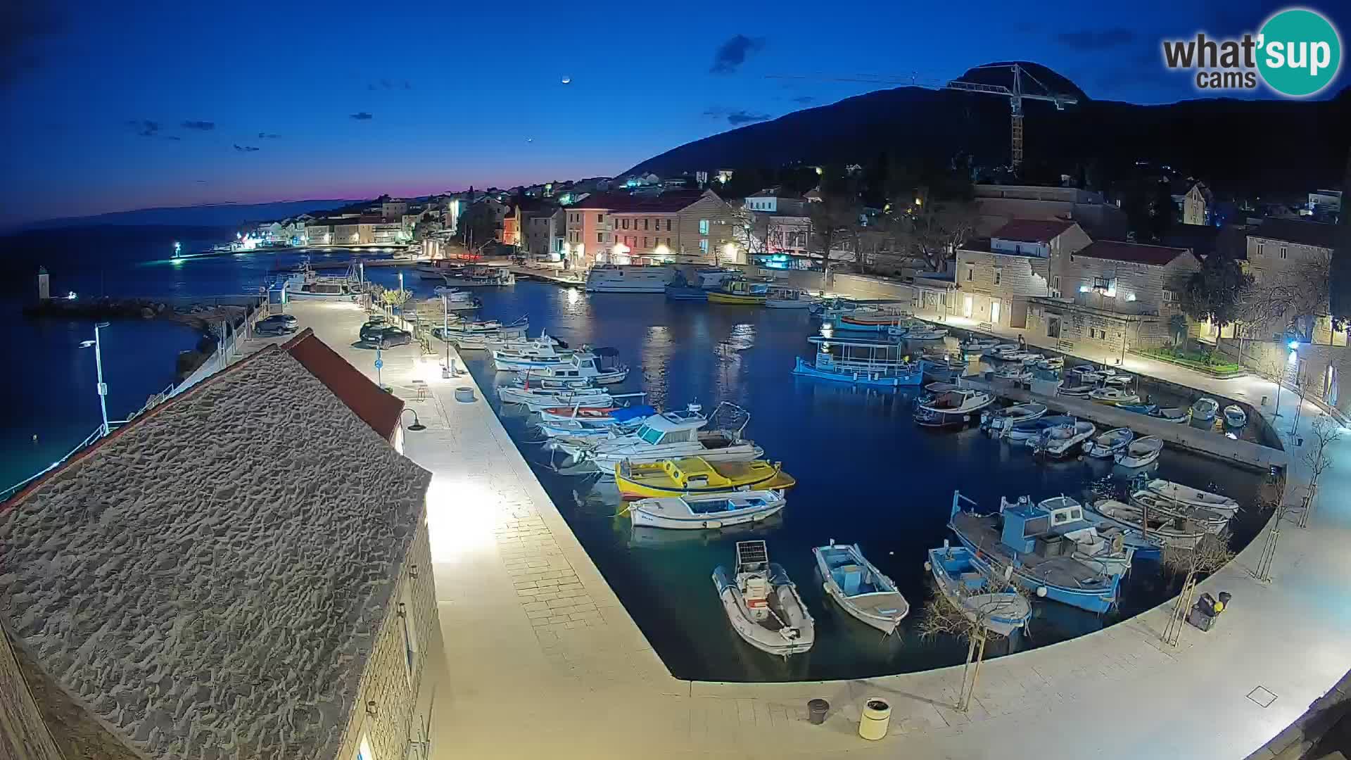 Webcam Bol Harbour – Live View of Bol Riva & Marina