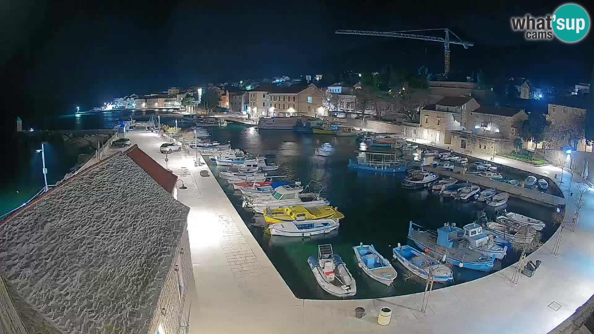 Webcam Bol Hafen – Liveblick auf Bol Riva & Marina