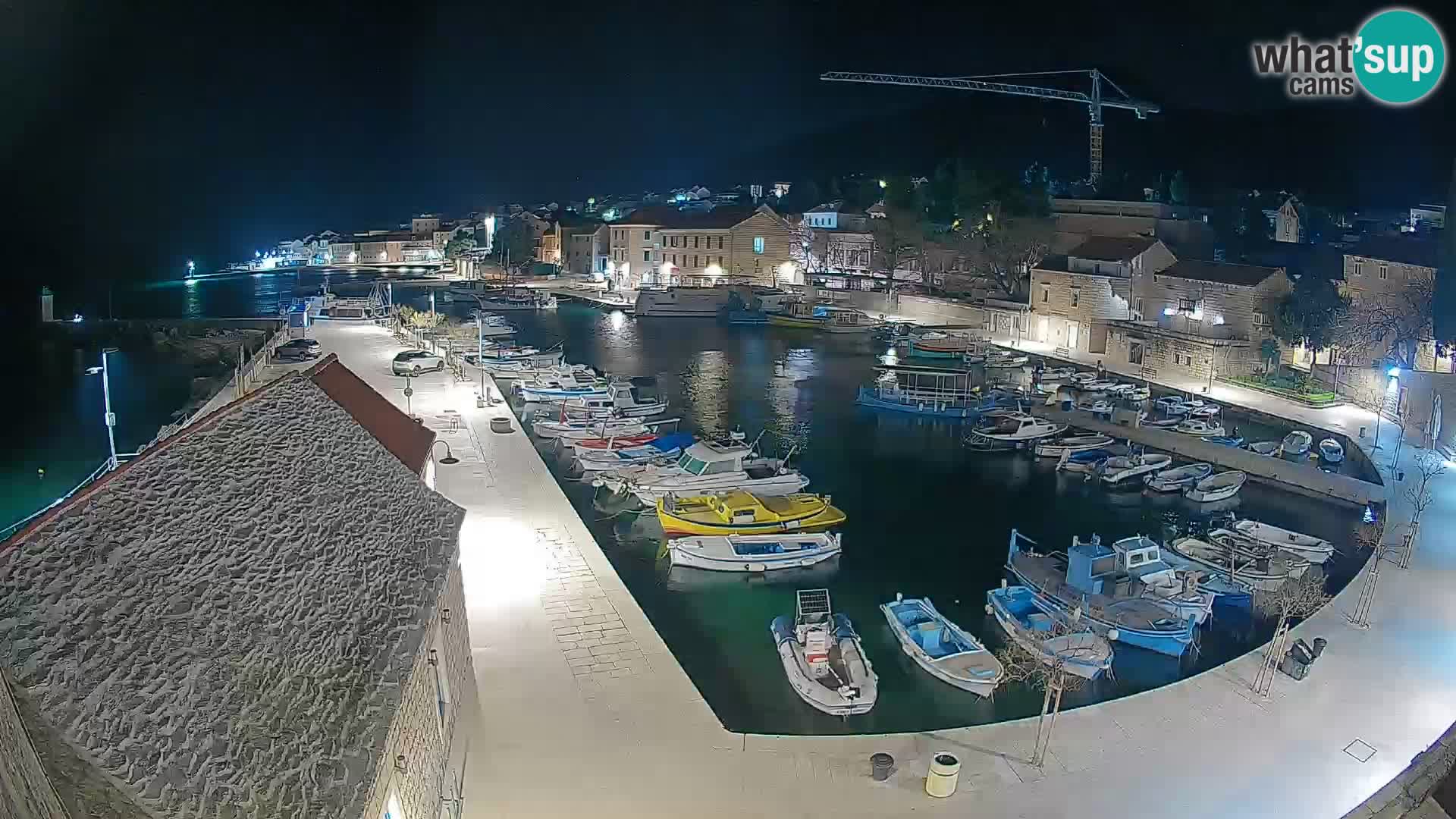 Webcam Bol Harbour – Live View of Bol Riva & Marina