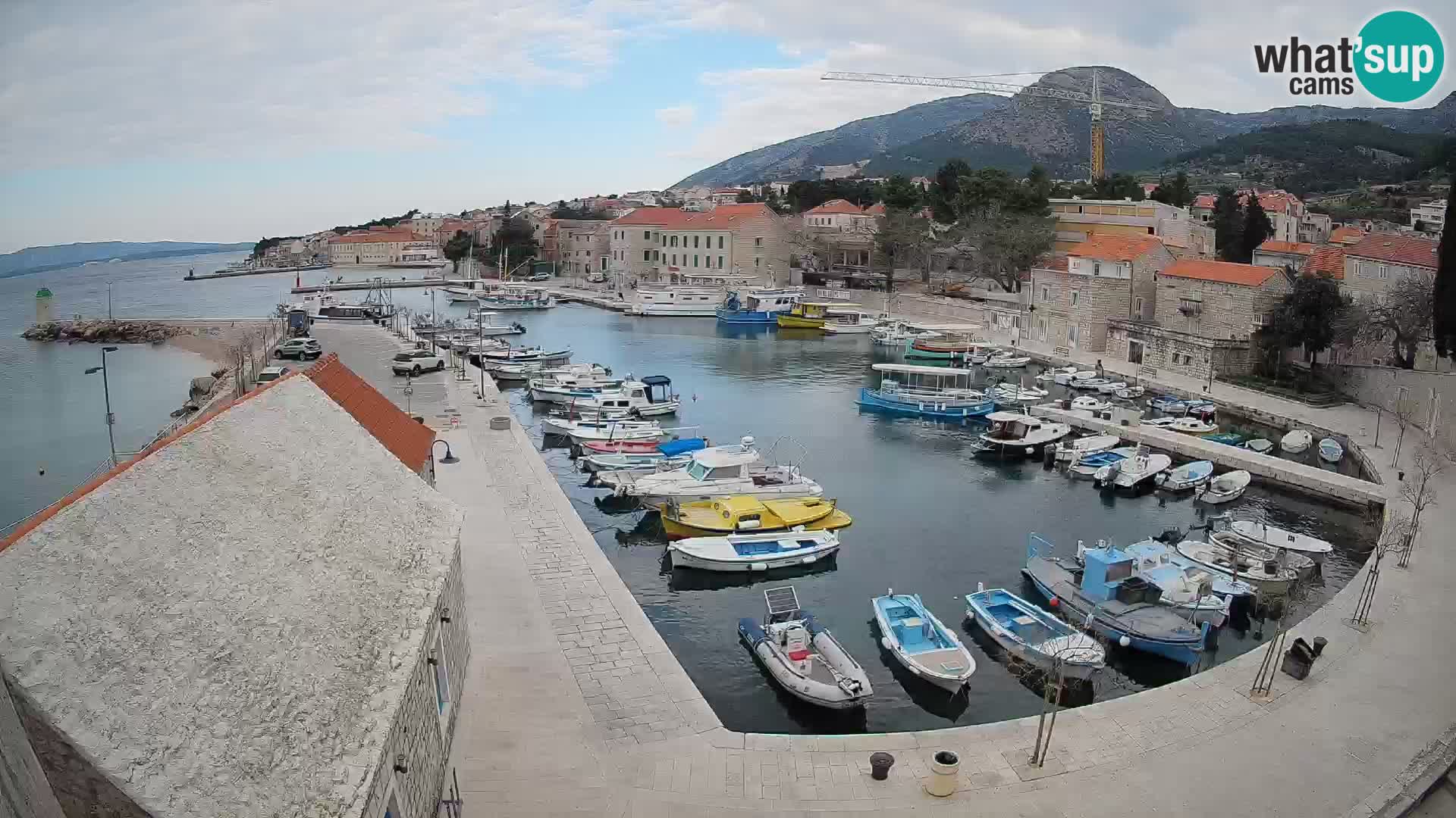 Webcam porto di Bol – Vista live sulla Riva e Marina