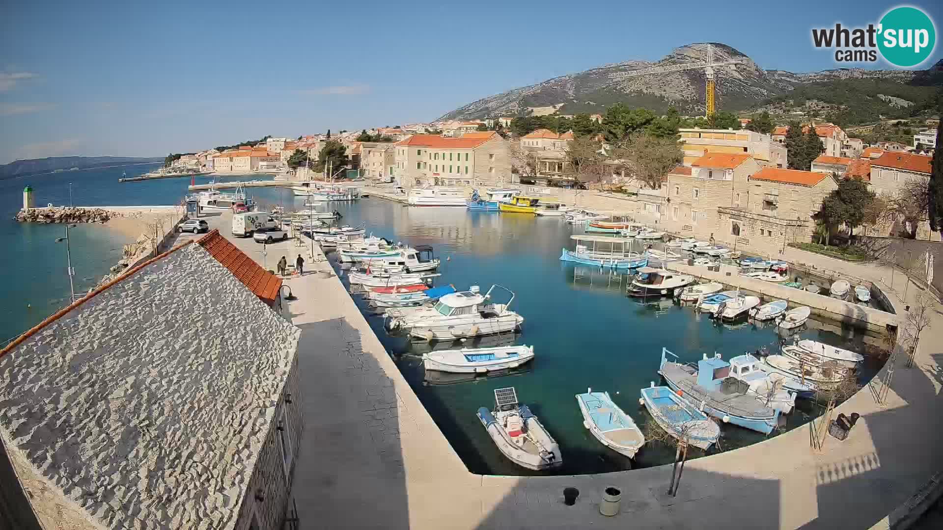 Webcam porto di Bol – Vista live sulla Riva e Marina