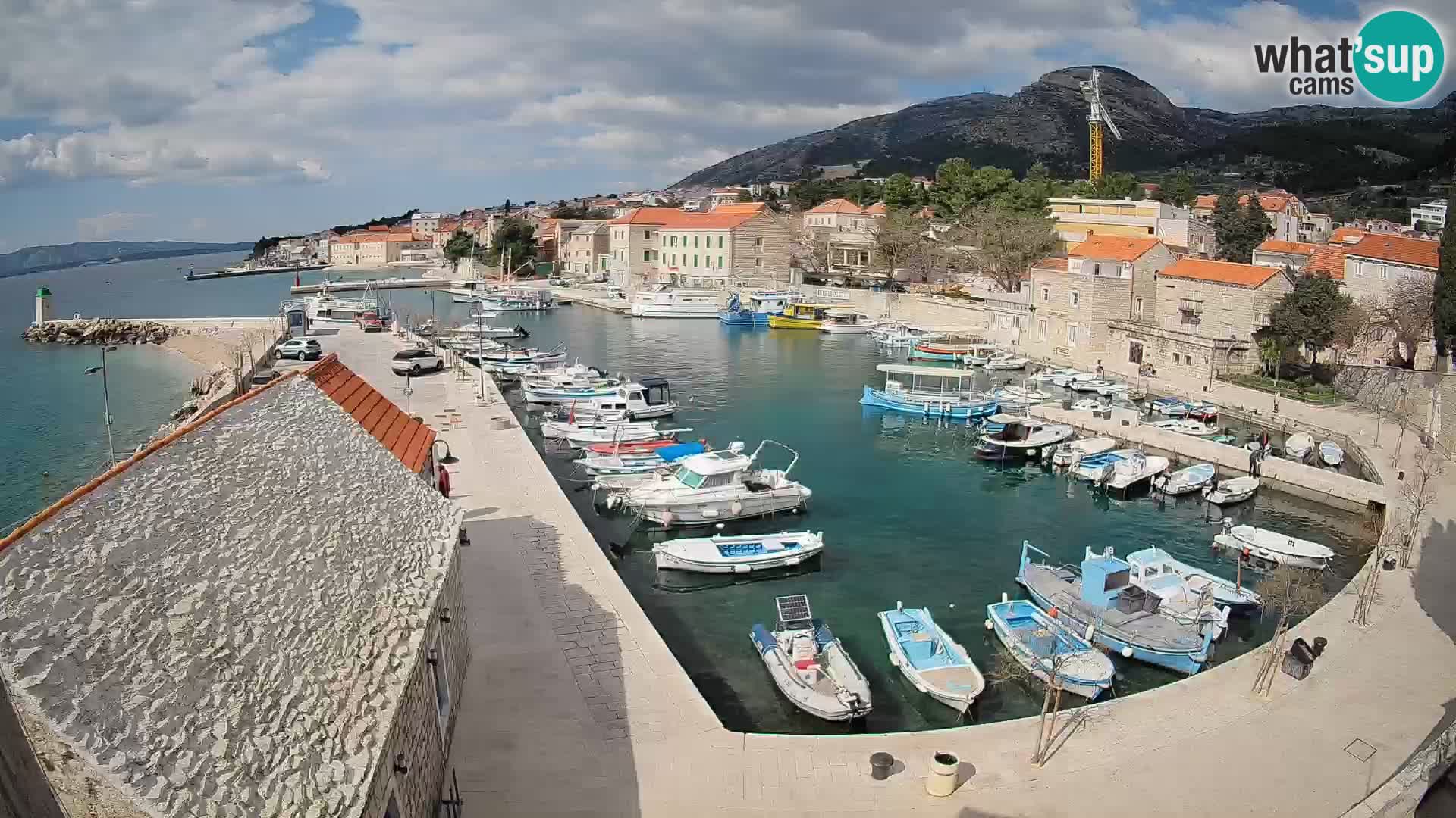 Webcam porto di Bol – Vista live sulla Riva e Marina