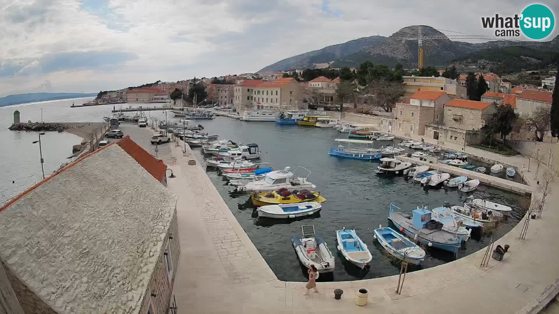 Webcam porto di Bol – Vista live sulla Riva e Marina