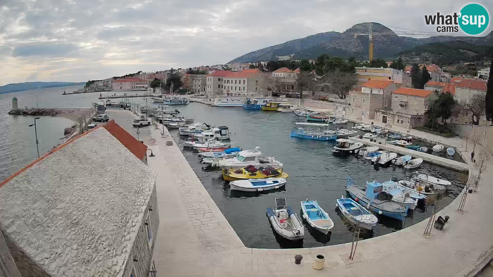 Webcam Bol Hafen – Liveblick auf Bol Riva & Marina