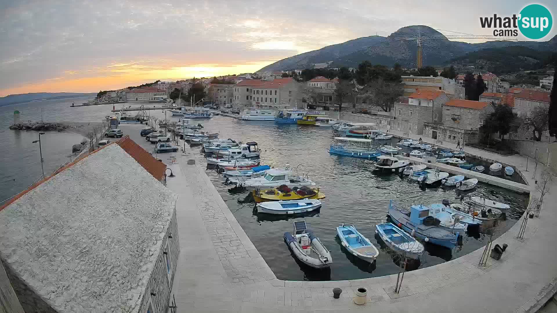 Webcam Bol Harbour – Live View of Bol Riva & Marina