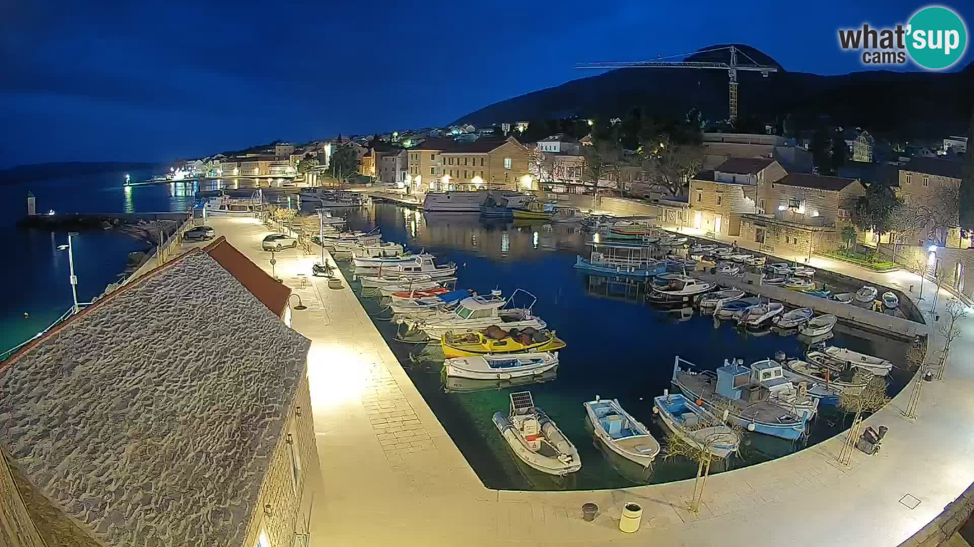Webcam Bol Hafen – Liveblick auf Bol Riva & Marina