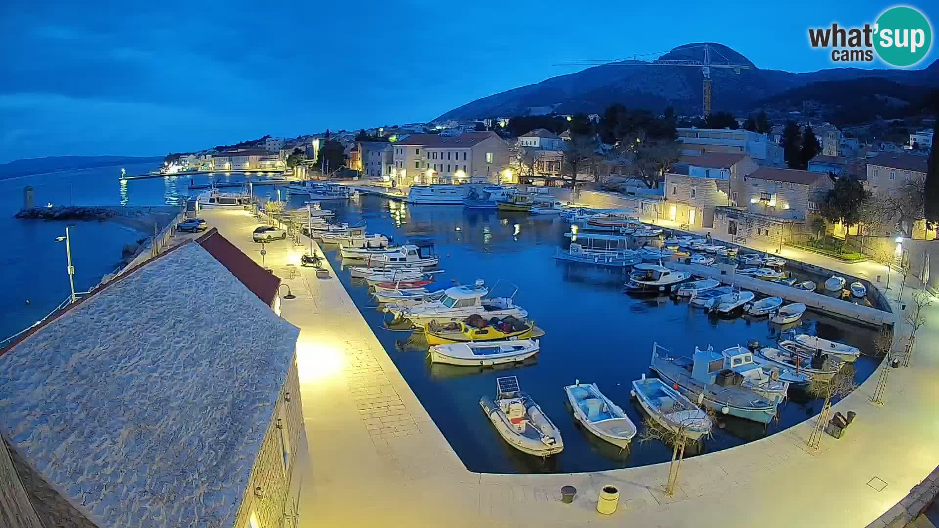 Webcam Bol Hafen – Liveblick auf Bol Riva & Marina