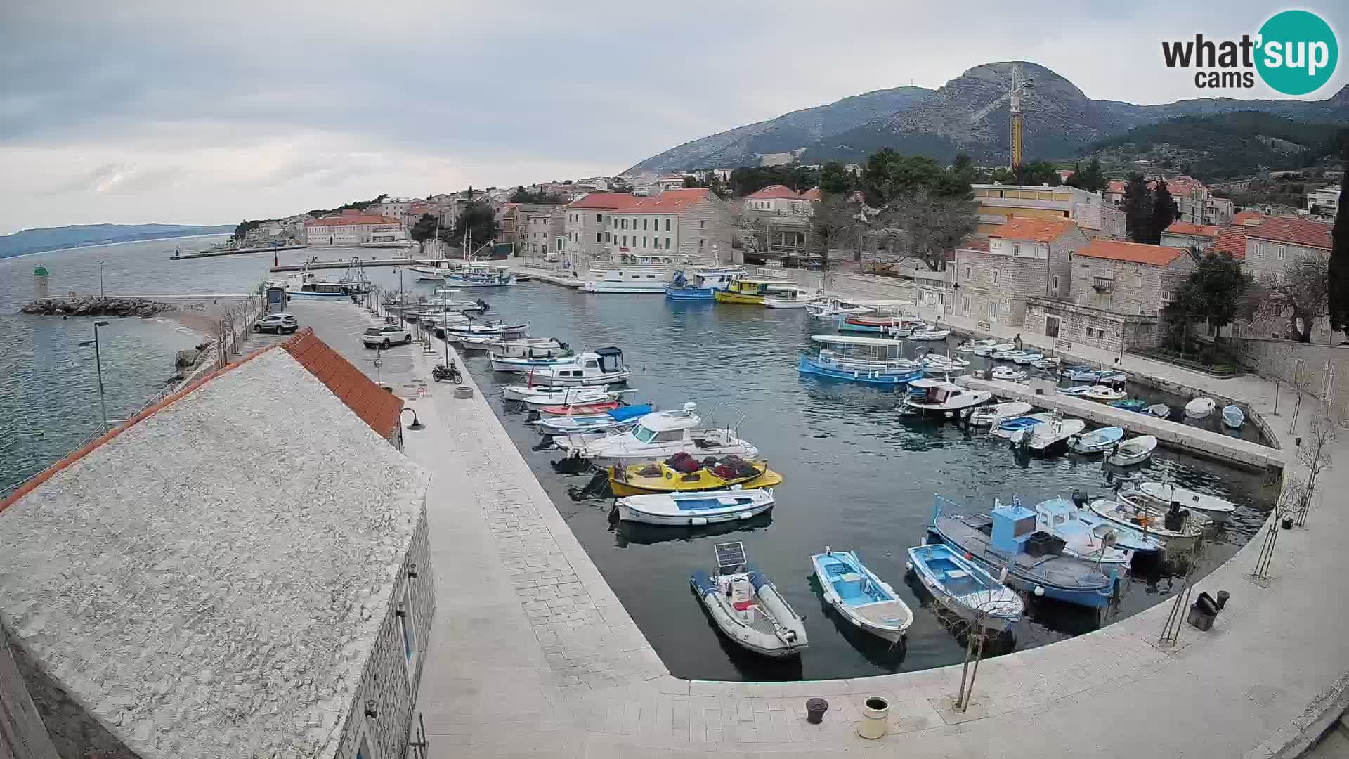 Webcam Bol Hafen – Liveblick auf Bol Riva & Marina