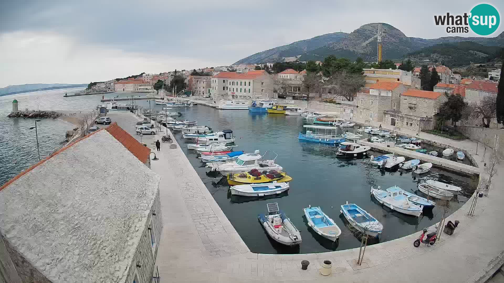 Webcam Bol Harbour – Live View of Bol Riva & Marina