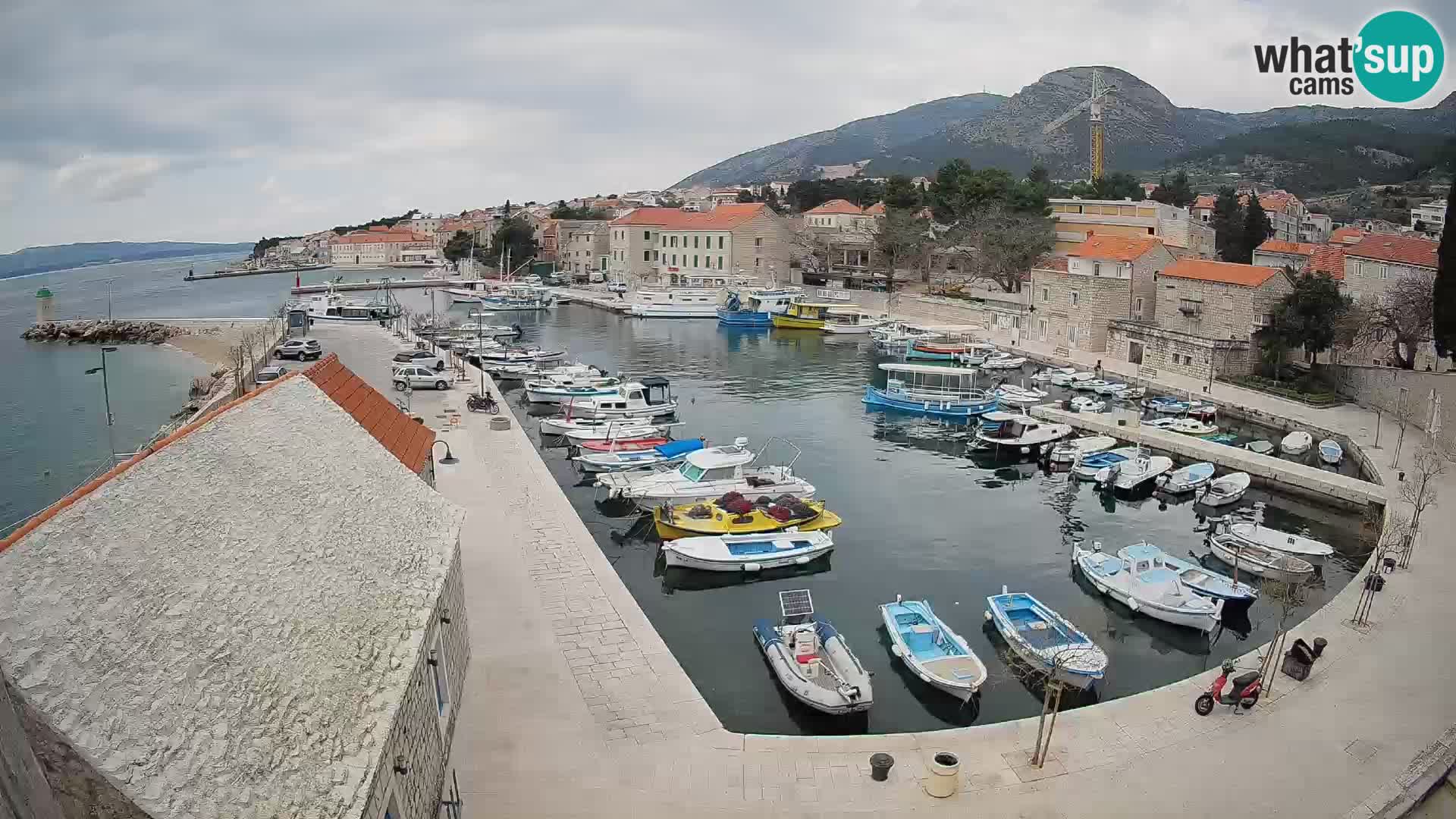 Webcam Bol Hafen – Liveblick auf Bol Riva & Marina