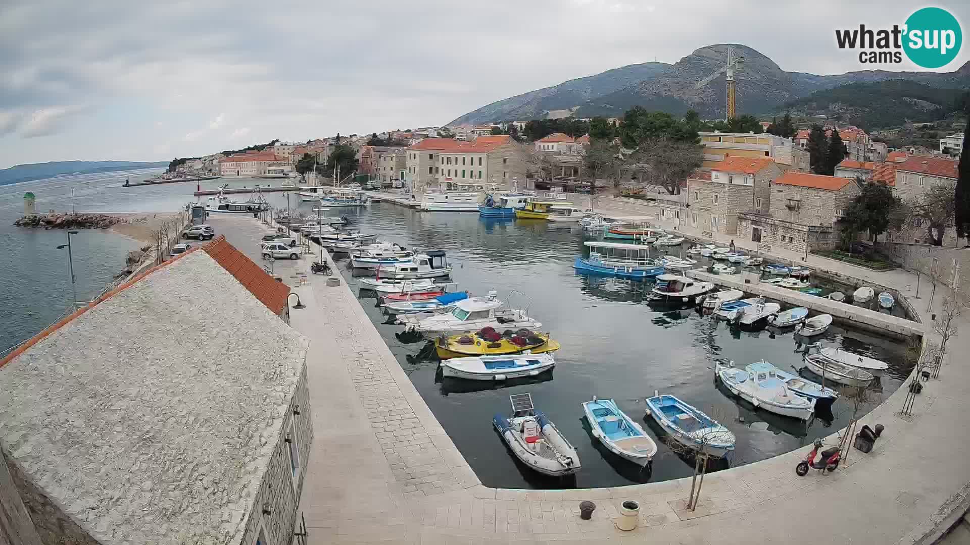 Webcam Bol Hafen – Liveblick auf Bol Riva & Marina