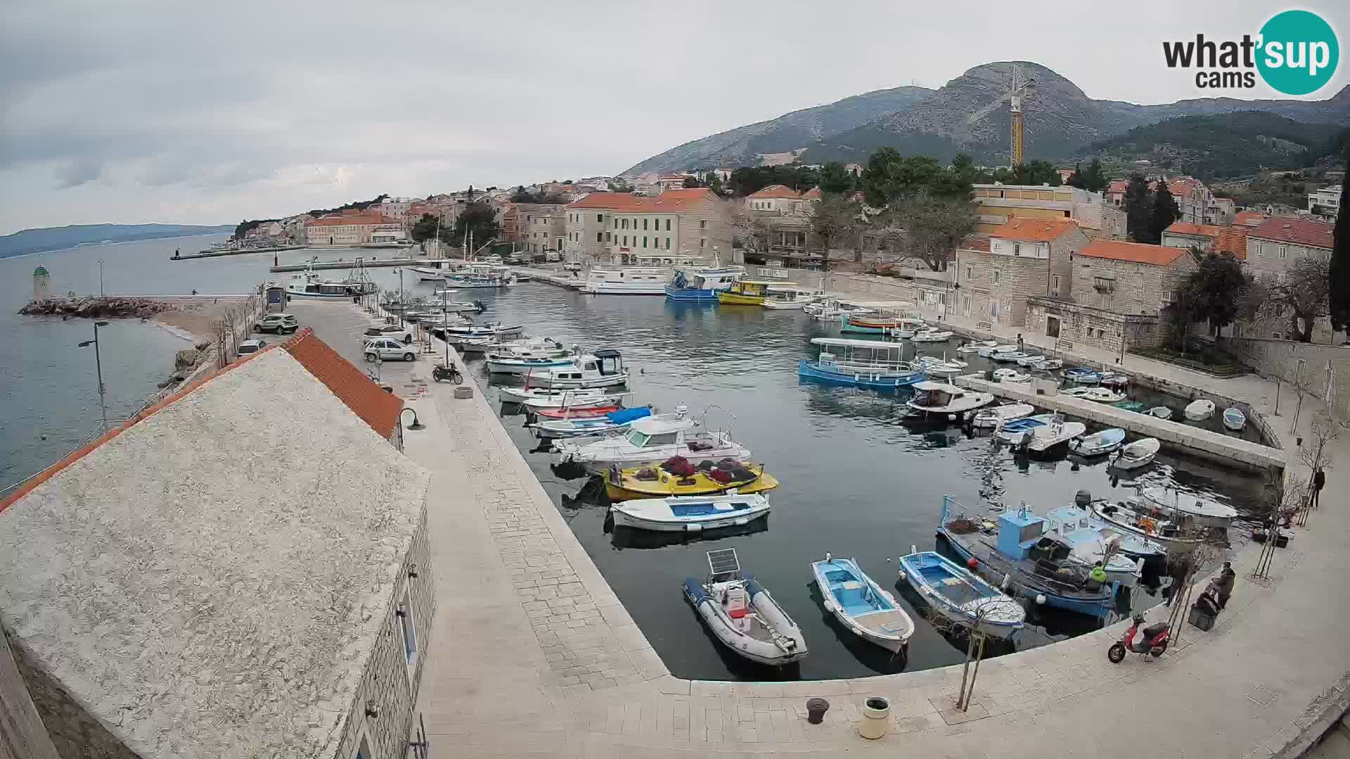 Webcam Bol Harbour – Live View of Bol Riva & Marina