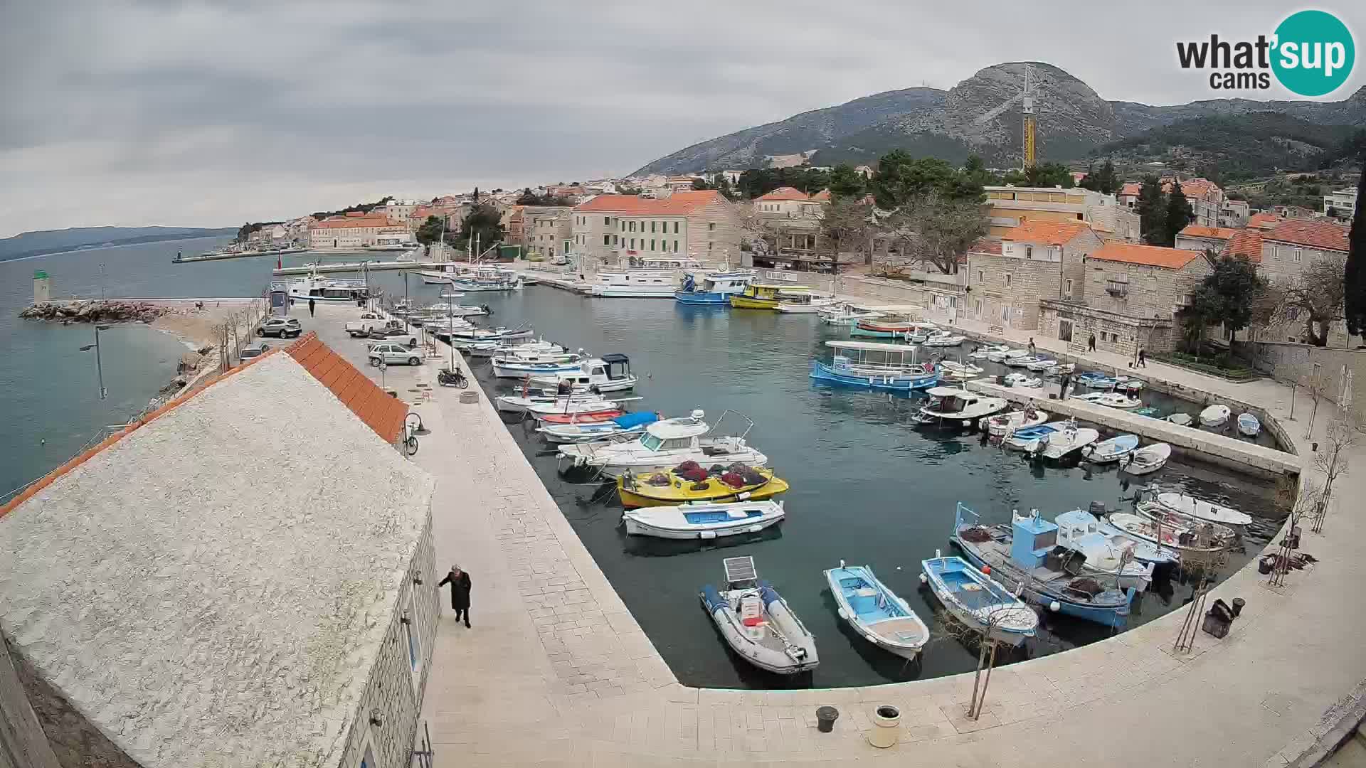 Webcam Bol Hafen – Liveblick auf Bol Riva & Marina