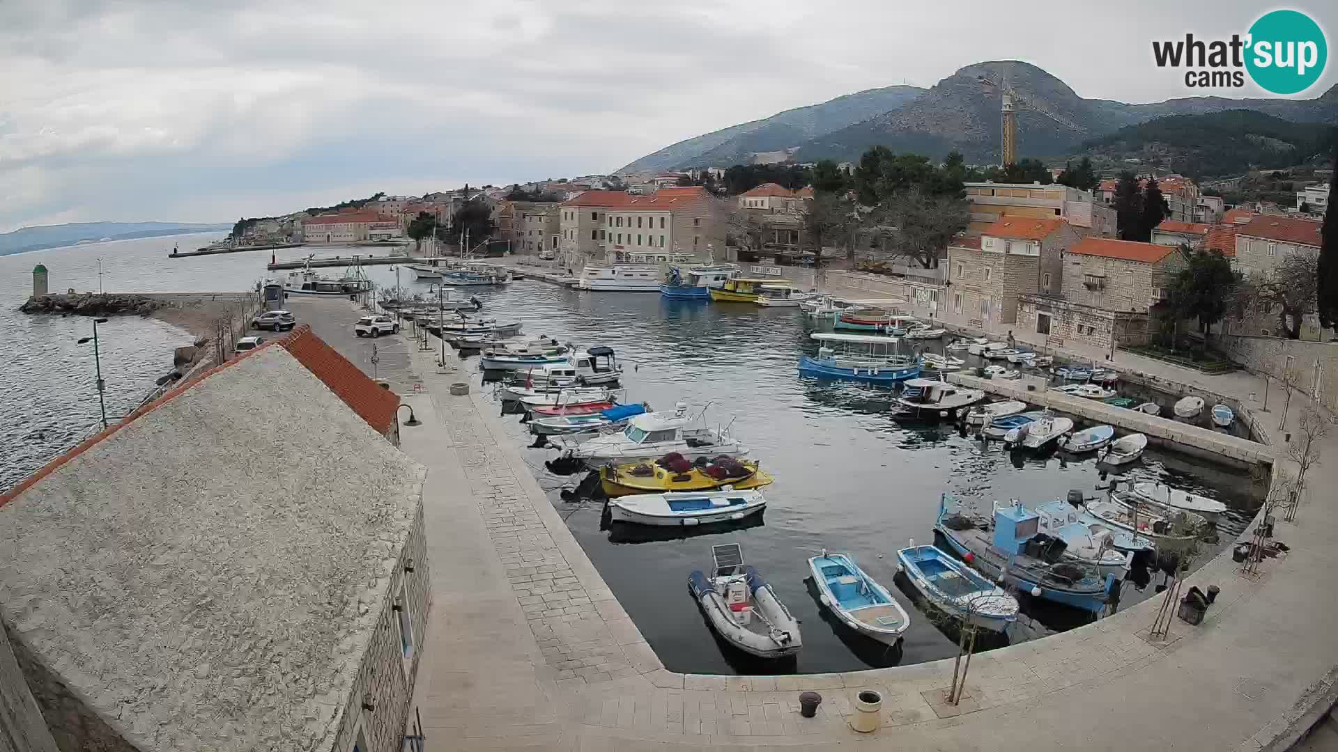 Webcam Bol Harbour – Live View of Bol Riva & Marina