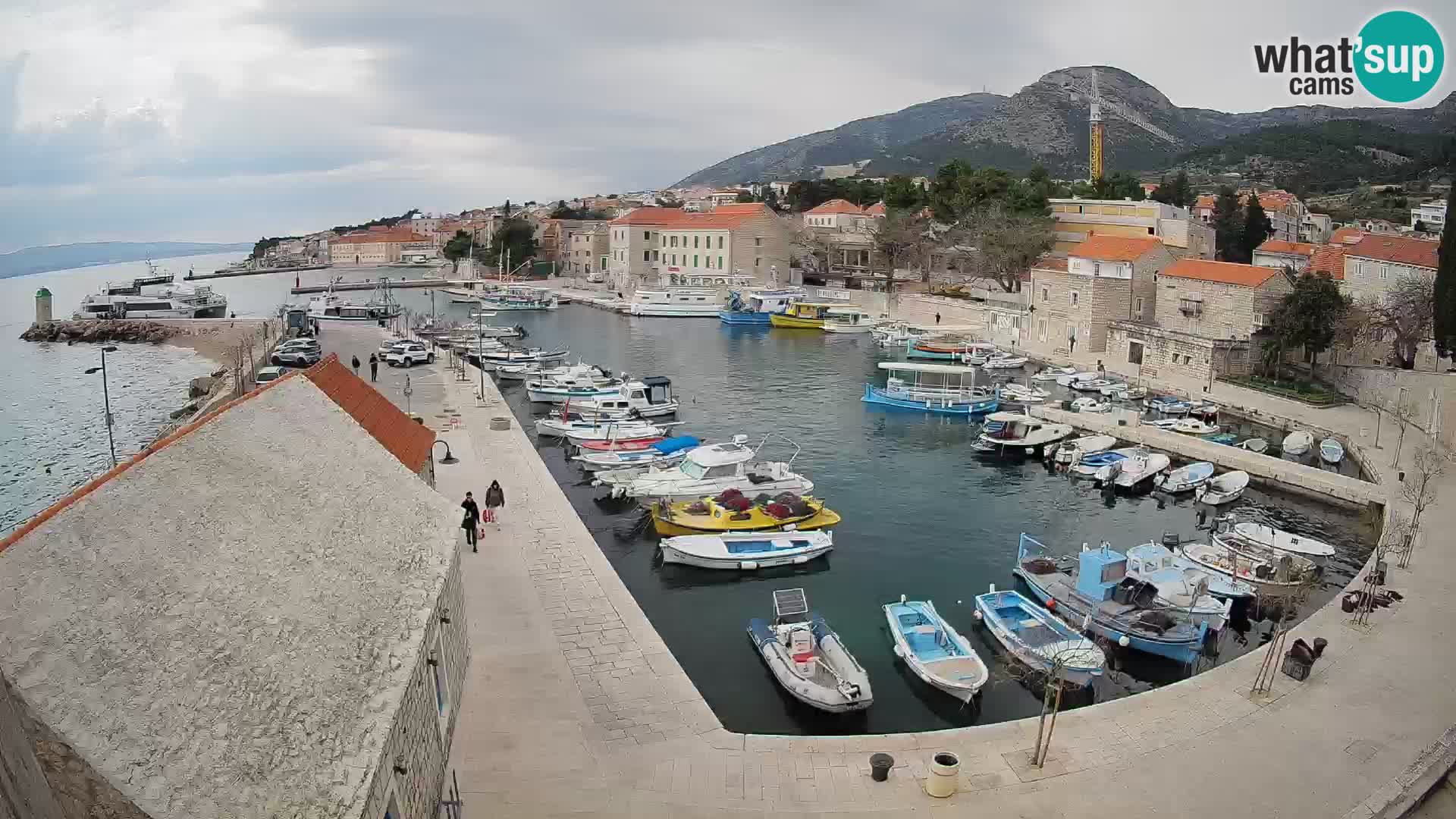 Webcam Bol Hafen – Liveblick auf Bol Riva & Marina
