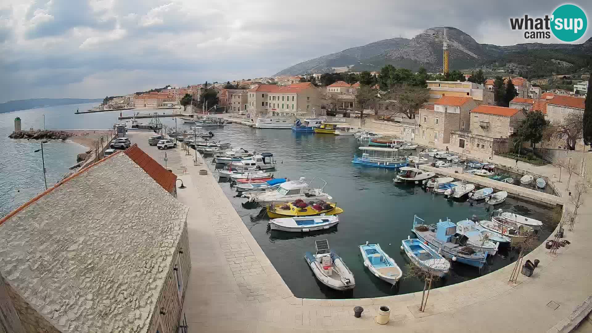 Webcam Bol Hafen – Liveblick auf Bol Riva & Marina