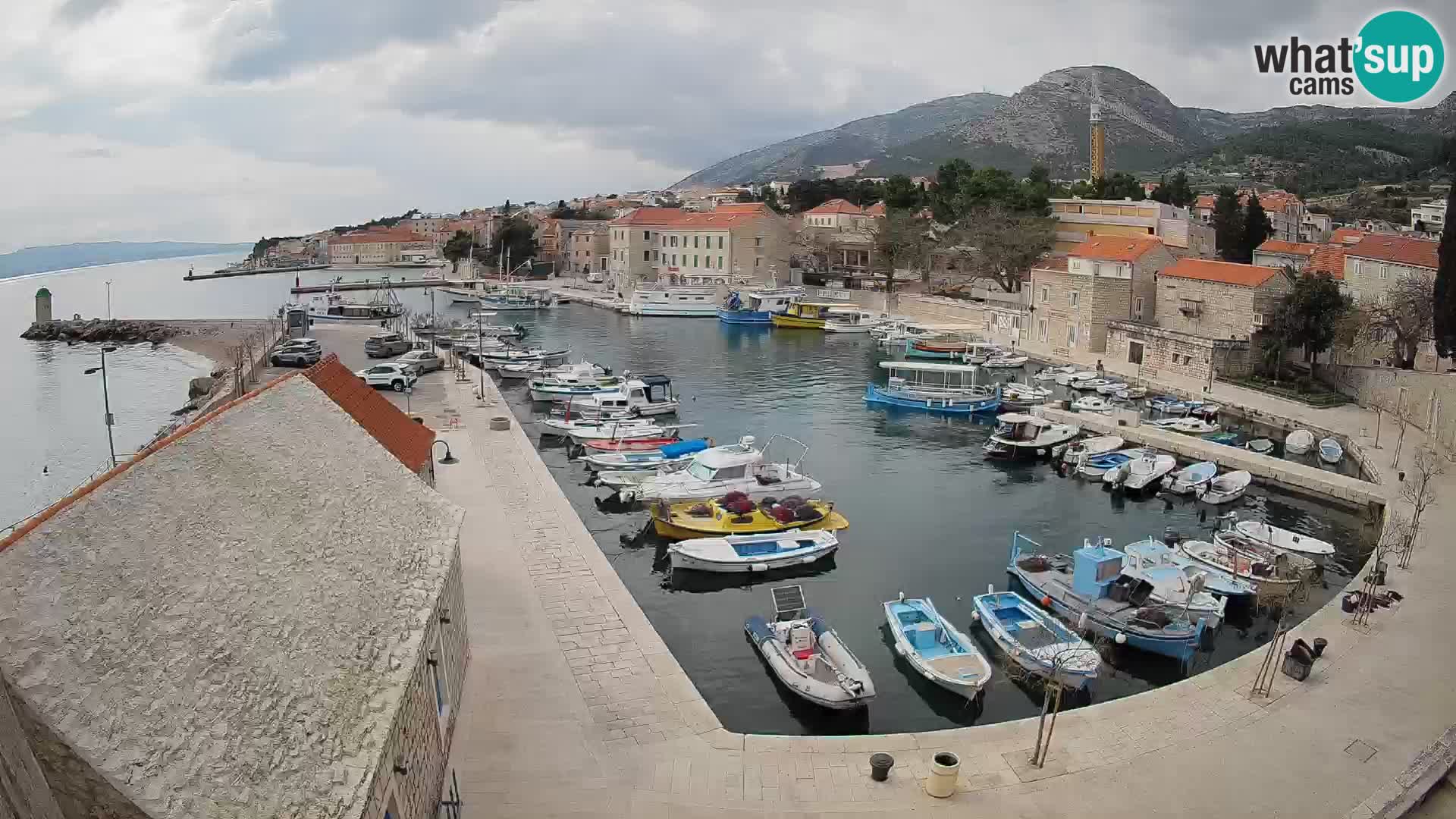 Webcam Bol Harbour – Live View of Bol Riva & Marina