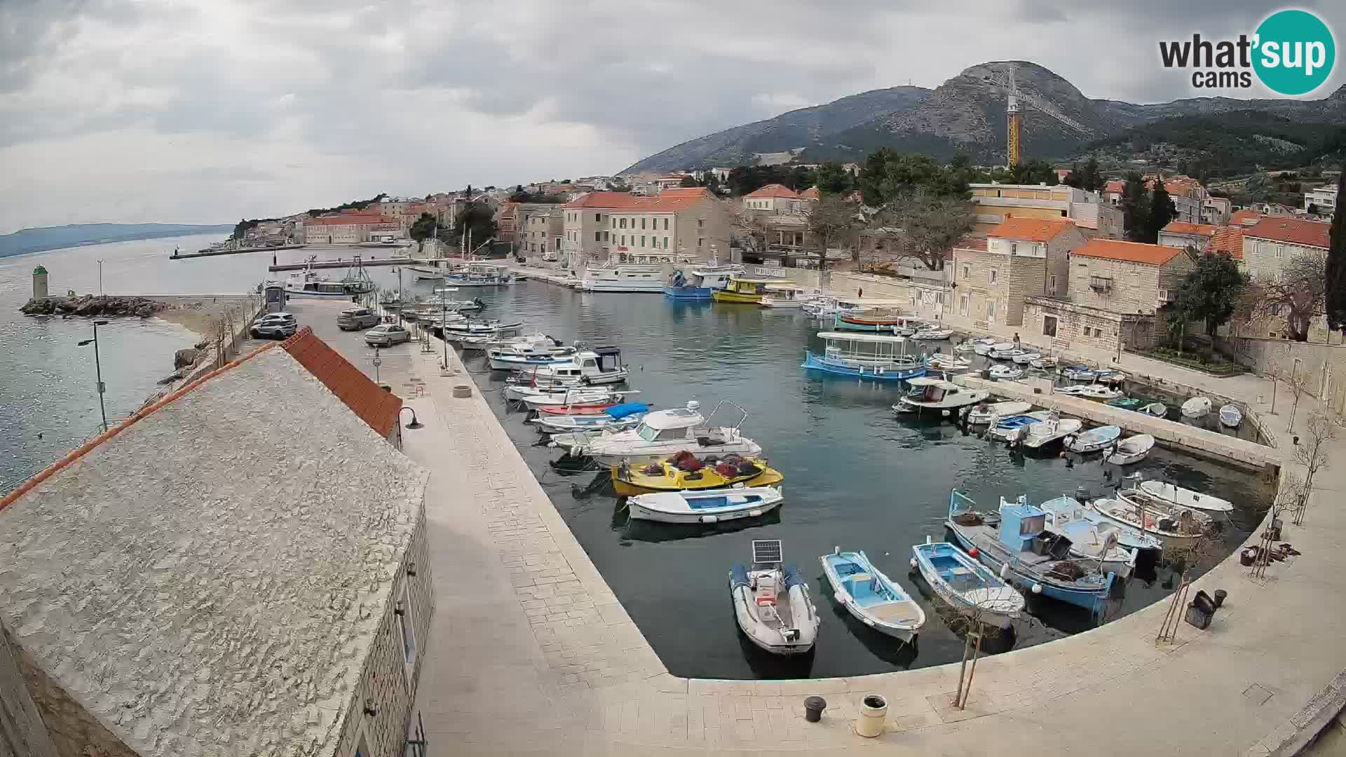 Webcam Bol Hafen – Liveblick auf Bol Riva & Marina