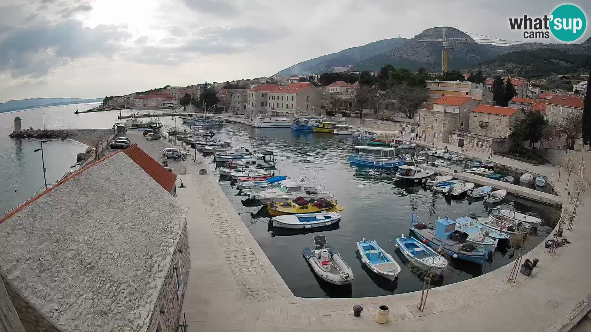 Webcam Bol Hafen – Liveblick auf Bol Riva & Marina