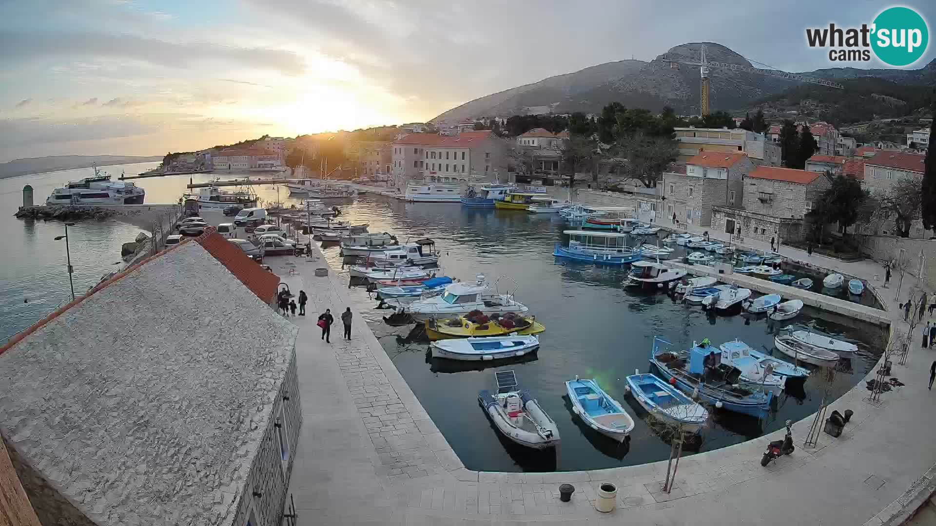 Webcam Bol Harbour – Live View of Bol Riva & Marina
