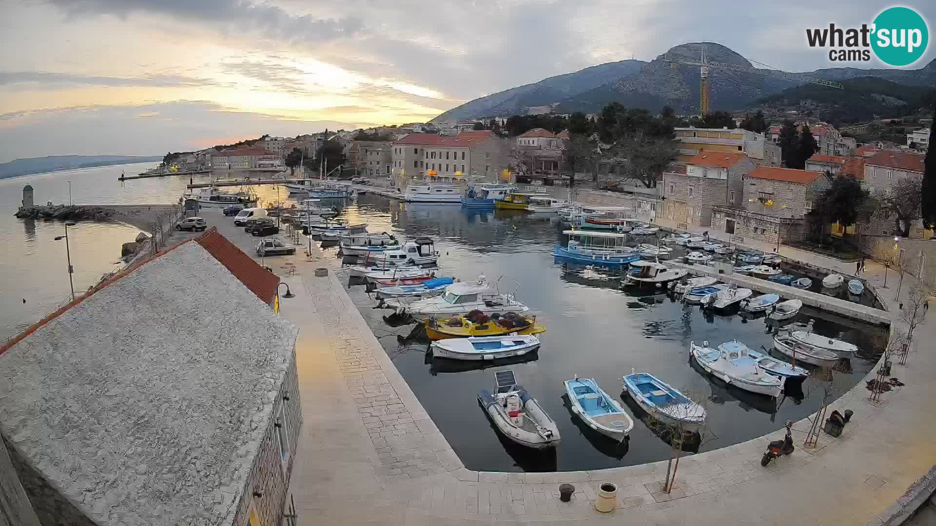 Webcam Bol Hafen – Liveblick auf Bol Riva & Marina