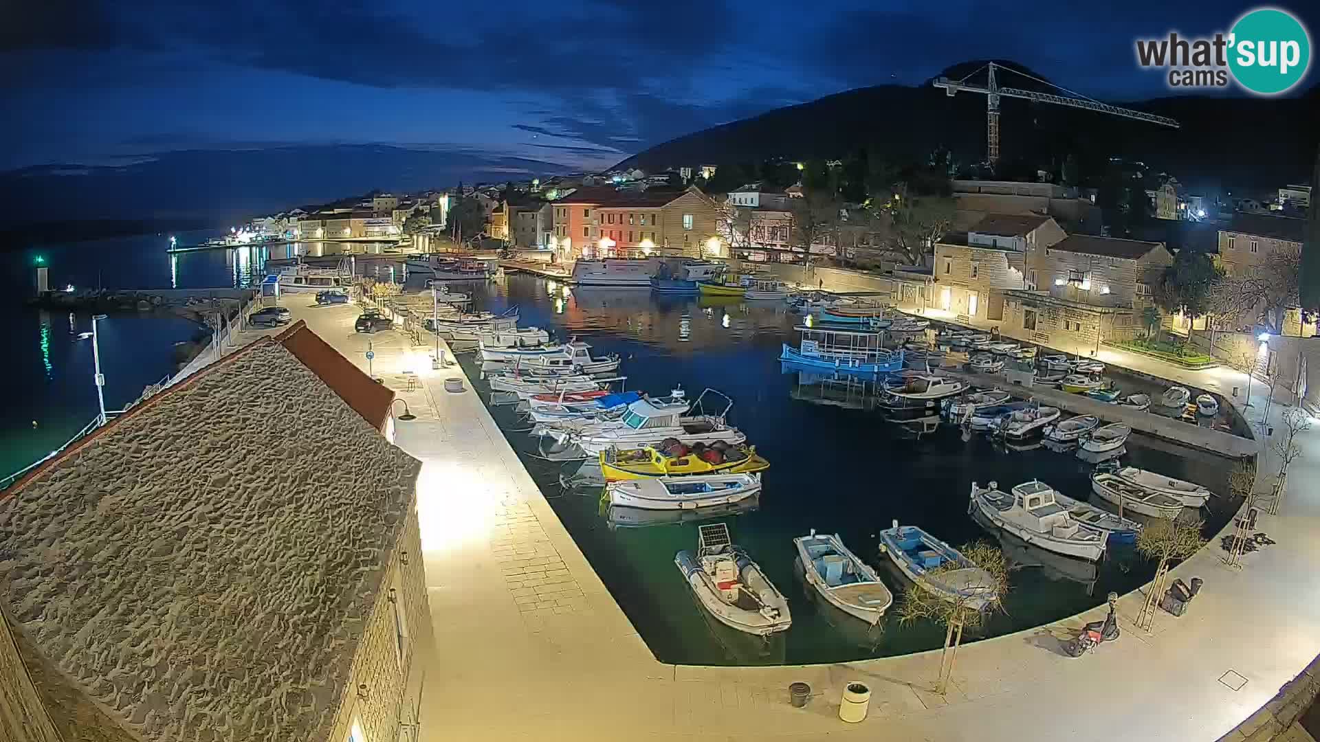 Webcam Bol Harbour – Live View of Bol Riva & Marina