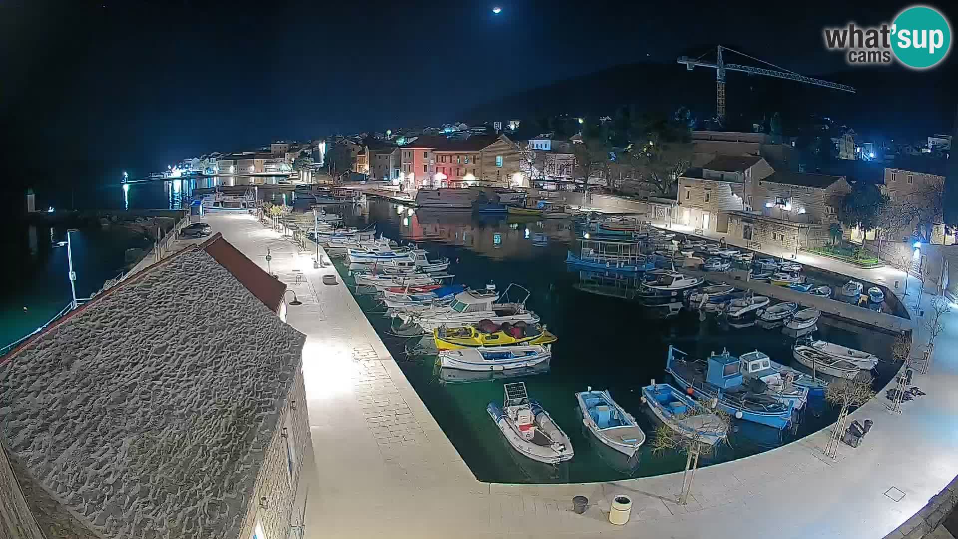 Webcam Bol Harbour – Live View of Bol Riva & Marina
