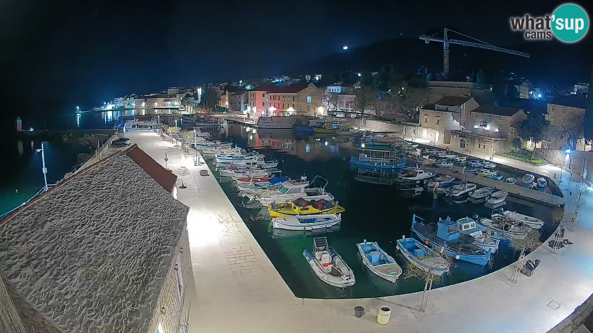 Webcam Bol Harbour – Live View of Bol Riva & Marina